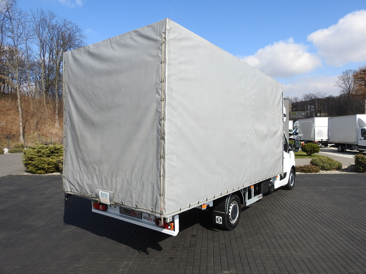 RENAULT MASTER TARPAULIN 10 PALLETS WEBASTO CRUISE CONTROL LED LIGHTS PNEUMATICS AIR CONDITIONING 165HP - Dostavno vozilo sa ceradom: slika 3 RENAULT MASTER TARPAULIN 10 PALLETS WEBASTO CRUISE CONTROL LED LIGHTS PNEUMATICS AIR CONDITIONING 165HP - Dostavno vozilo sa ceradom: slika 3