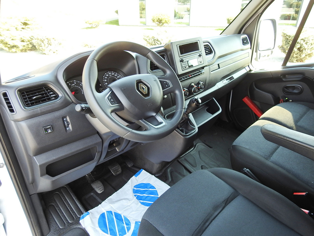 RENAULT MASTER TARPAULIN 10 PALLETS WEBASTO CRUISE CONTROL LED LIGHTS PNEUMATICS AIR CONDITIONING 165HP - Dostavno vozilo sa ceradom: slika 2 RENAULT MASTER TARPAULIN 10 PALLETS WEBASTO CRUISE CONTROL LED LIGHTS PNEUMATICS AIR CONDITIONING 165HP - Dostavno vozilo sa ceradom: slika 2