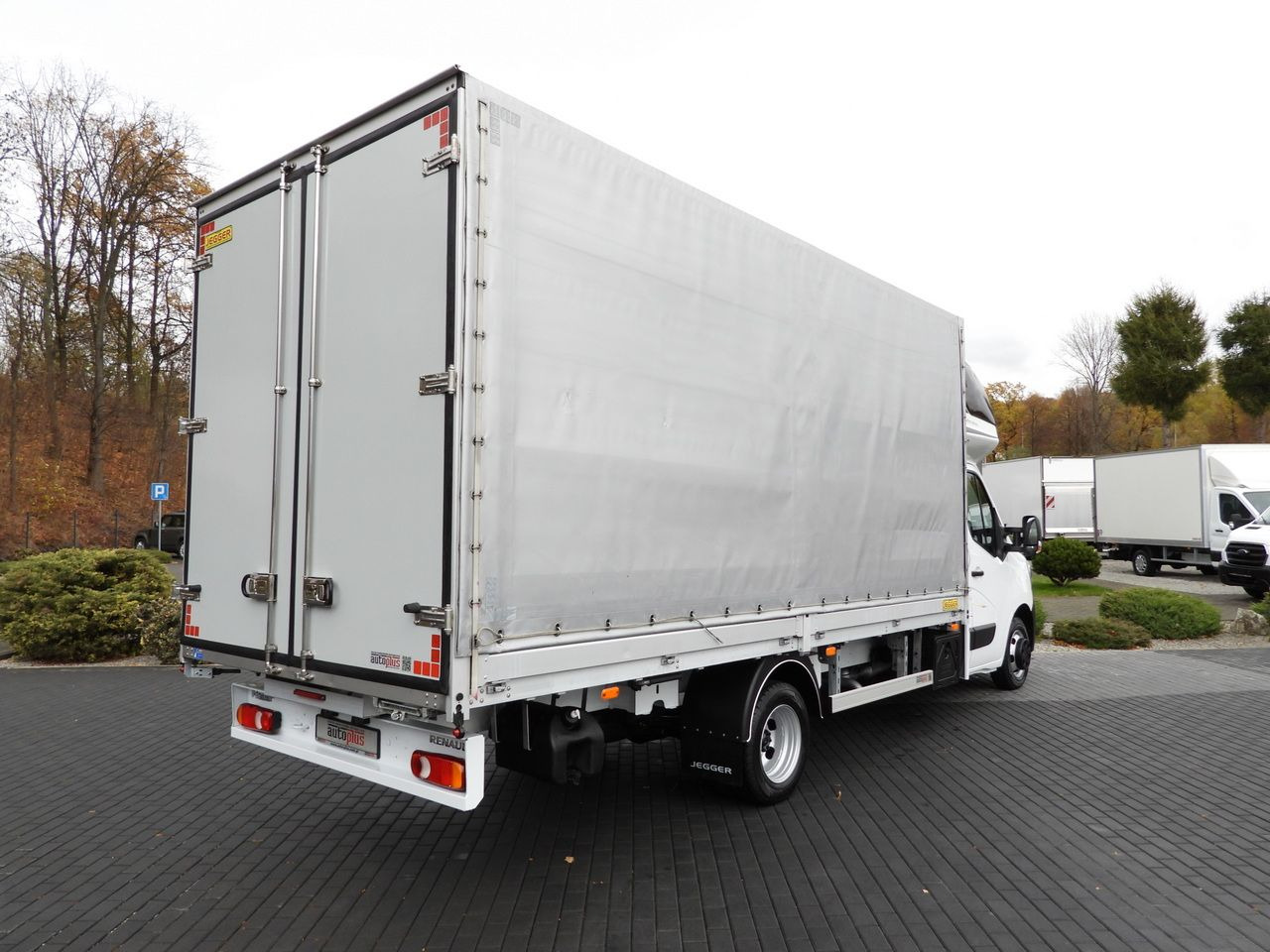 RENAULT MASTER TARPAULIN 10 PALLETS WEBASTO CRUISE CONTROL NAVIGATION LED LIGHTS TWIN WHEELS AIR CONDITIONING 165HP - Dostavno vozilo sa ceradom: slika 3 RENAULT MASTER TARPAULIN 10 PALLETS WEBASTO CRUISE CONTROL NAVIGATION LED LIGHTS TWIN WHEELS AIR CONDITIONING 165HP - Dostavno vozilo sa ceradom: slika 3