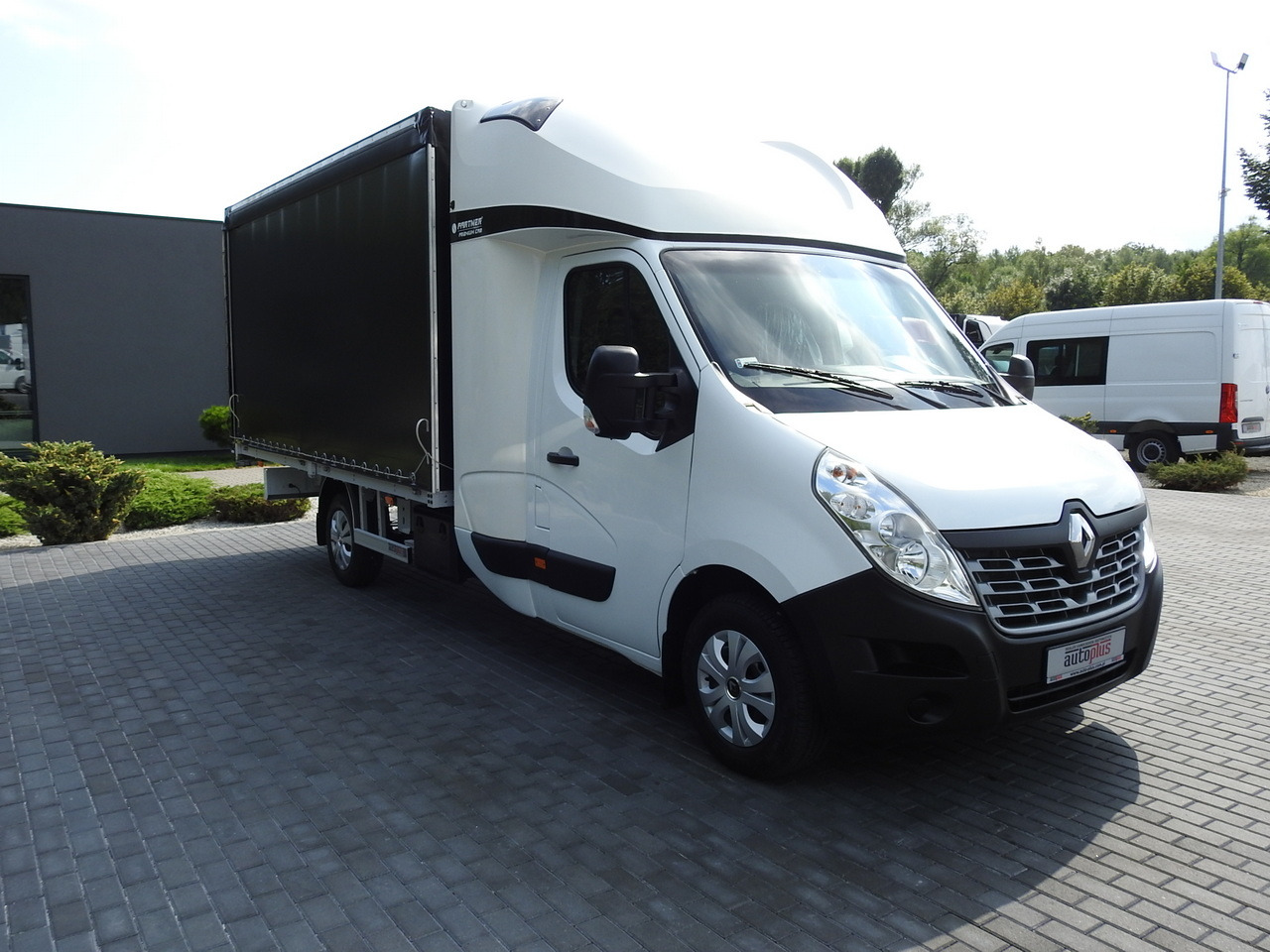 RENAULT MASTER TARPAULIN 8 PALLETS CRUISE CONTROL AIR CONDITIONING  170HP - Dostavno vozilo sa ceradom: slika 4 RENAULT MASTER TARPAULIN 8 PALLETS CRUISE CONTROL AIR CONDITIONING  170HP - Dostavno vozilo sa ceradom: slika 4