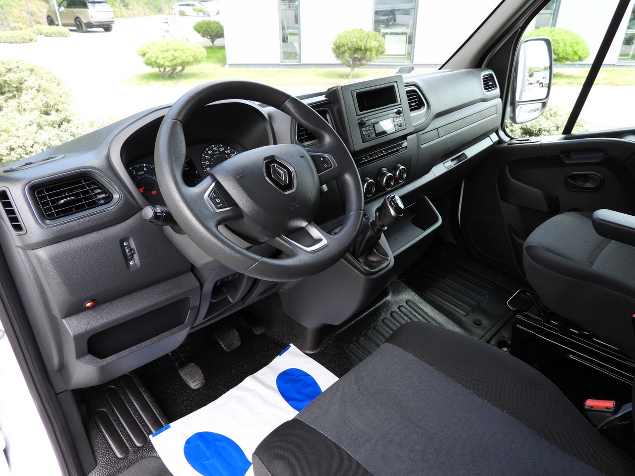 RENAULT MASTER TARPAULIN 8 PALLETS WEBASTO CRUISE CONTROL LED LIGHTS PNEUMATICS AIR CONDITIONING 165HP - Dostavno vozilo sa ceradom: slika 2 RENAULT MASTER TARPAULIN 8 PALLETS WEBASTO CRUISE CONTROL LED LIGHTS PNEUMATICS AIR CONDITIONING 165HP - Dostavno vozilo sa ceradom: slika 2