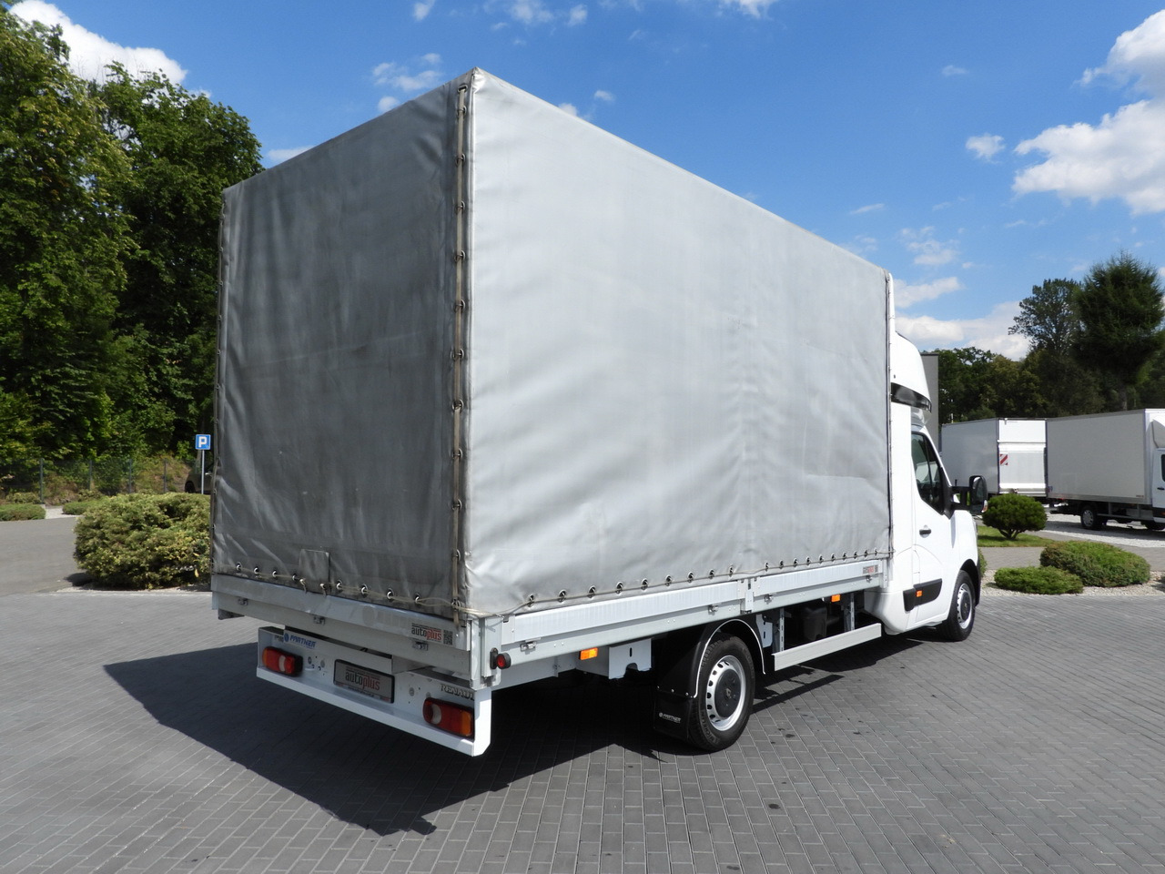 RENAULT MASTER TARPAULIN 8 PALLETS WEBASTO CRUISE CONTROL LED LIGHTS PNEUMATICS AIR CONDITIONING 165HP - Dostavno vozilo sa ceradom: slika 3 RENAULT MASTER TARPAULIN 8 PALLETS WEBASTO CRUISE CONTROL LED LIGHTS PNEUMATICS AIR CONDITIONING 165HP - Dostavno vozilo sa ceradom: slika 3