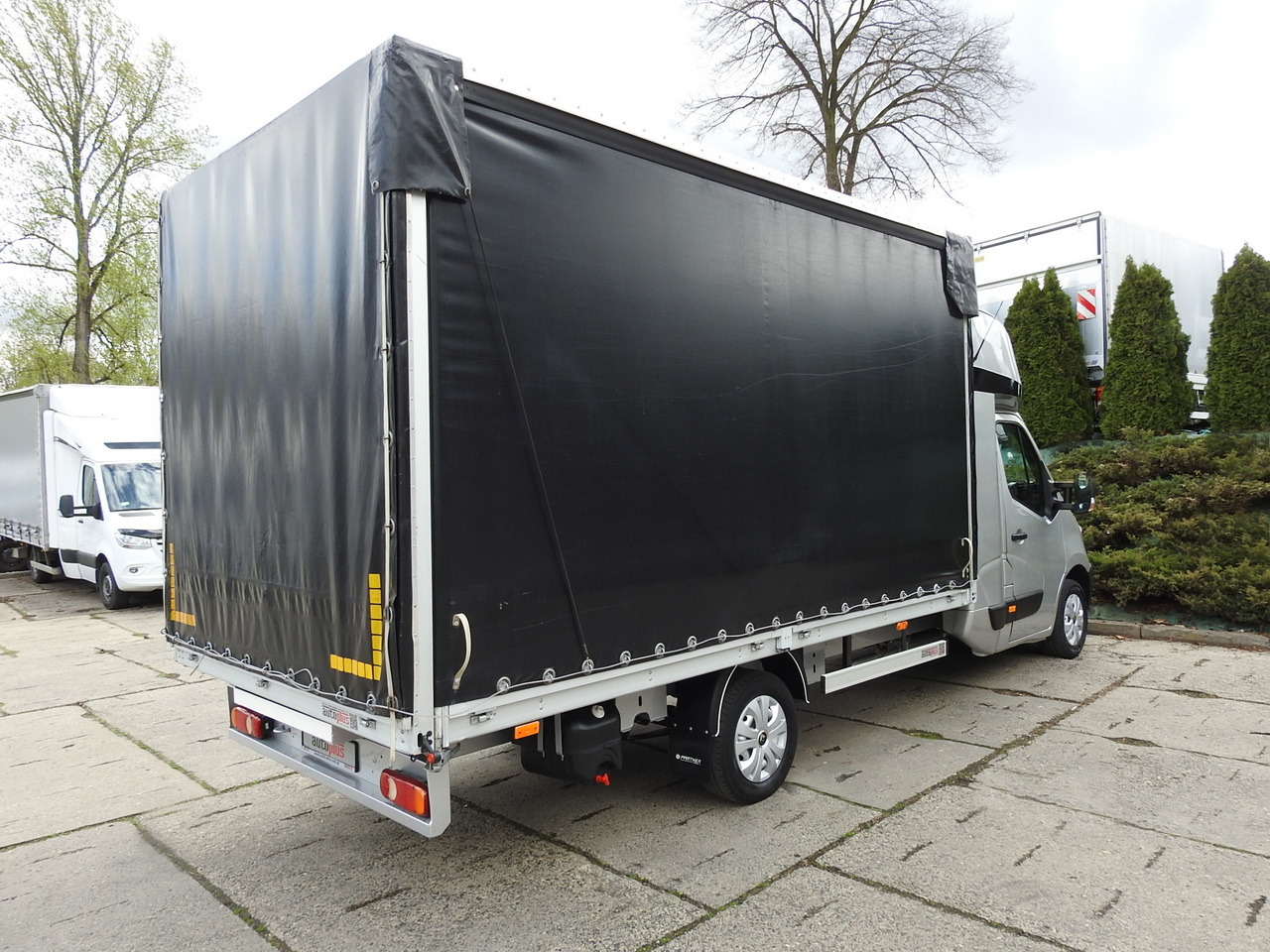 RENAULT MASTER TARPAULIN 8 PALLETS WEBASTO CRUISE CONTROL NAVIGATION AIR CONDITIONING PNEUMATICS 170HP - Dostavno vozilo sa ceradom: slika 3 RENAULT MASTER TARPAULIN 8 PALLETS WEBASTO CRUISE CONTROL NAVIGATION AIR CONDITIONING PNEUMATICS 170HP - Dostavno vozilo sa ceradom: slika 3