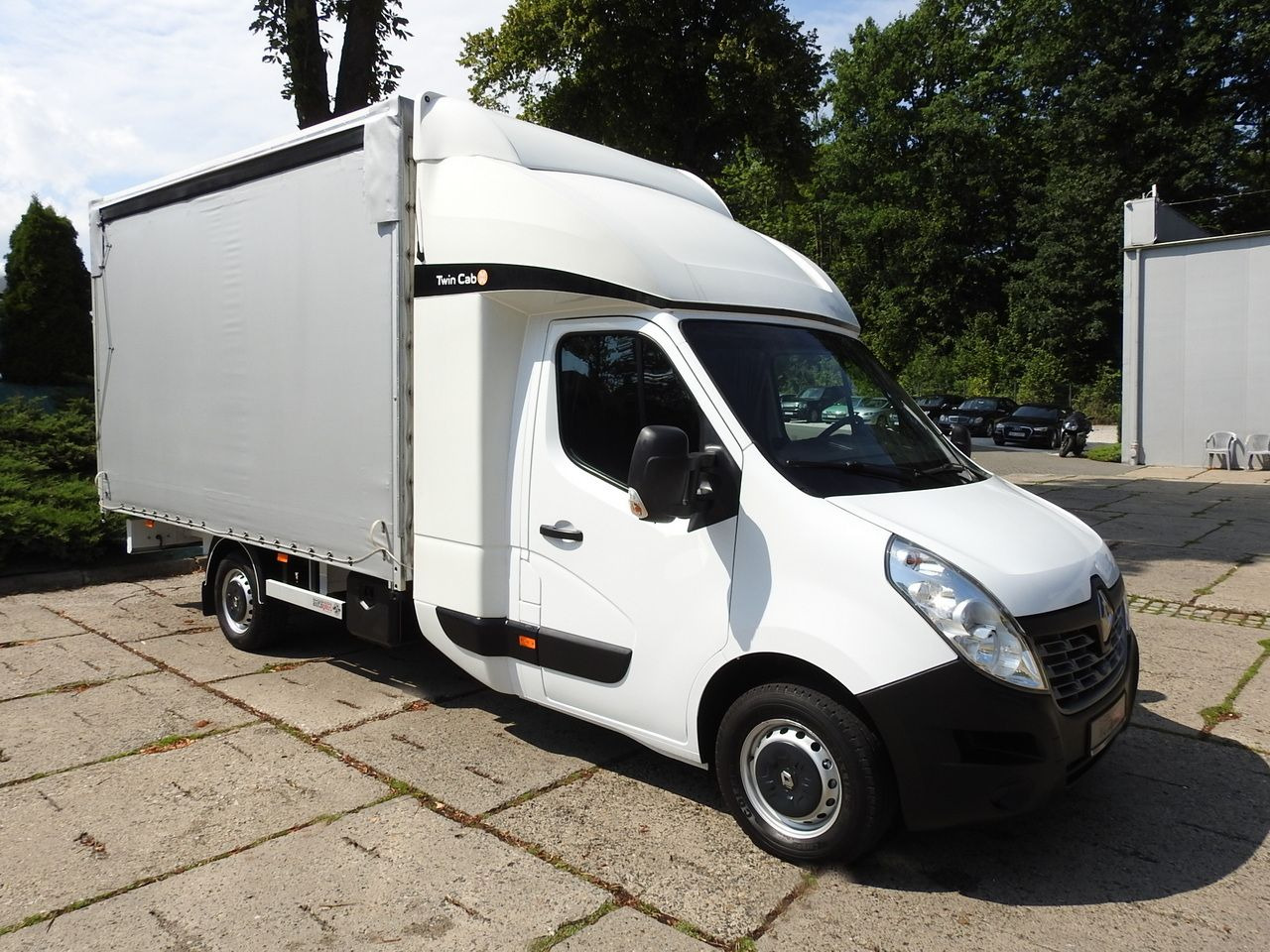 RENAULT MASTER TARPAULIN 8 PALLETS WEBASTO CRUISE CONTROL PNEUMATICS AIR CONDITIONING 170HP - Dostavno vozilo sa ceradom: slika 4 RENAULT MASTER TARPAULIN 8 PALLETS WEBASTO CRUISE CONTROL PNEUMATICS AIR CONDITIONING 170HP - Dostavno vozilo sa ceradom: slika 4