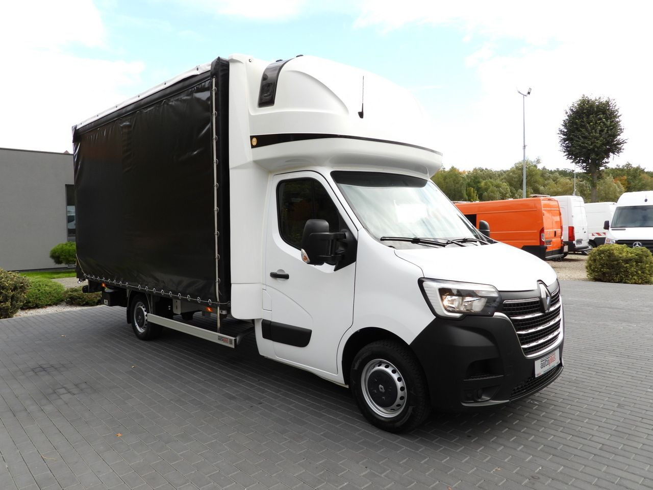 RENAULT MASTER TARPAULIN LIFT 10 PALLETS CRUISE CONTROL LED LIGHTS AIR CONDITIONING 165HP - Dostavno vozilo sa ceradom: slika 4 RENAULT MASTER TARPAULIN LIFT 10 PALLETS CRUISE CONTROL LED LIGHTS AIR CONDITIONING 165HP - Dostavno vozilo sa ceradom: slika 4