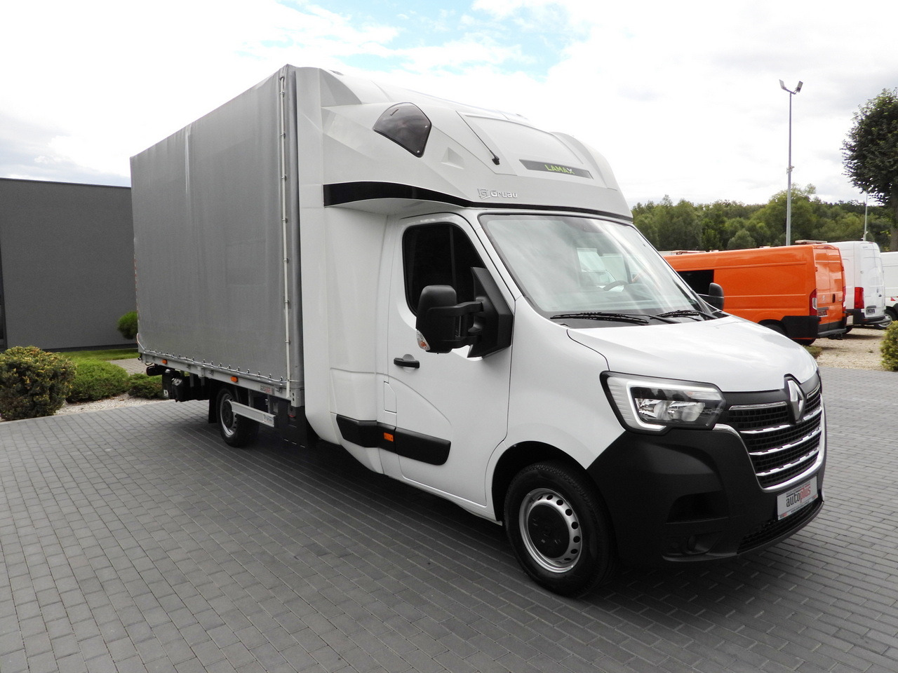 RENAULT MASTER TARPAULIN LIFT 10 PALLETS WEBASTO CRUISE CONTROL LED LIGHTS AIR CONDITIONING 165HP - Dostavno vozilo sa ceradom: slika 4 RENAULT MASTER TARPAULIN LIFT 10 PALLETS WEBASTO CRUISE CONTROL LED LIGHTS AIR CONDITIONING 165HP - Dostavno vozilo sa ceradom: slika 4