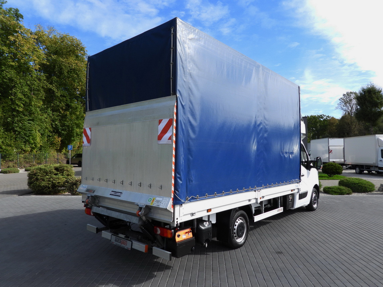 RENAULT MASTER TARPAULIN LIFT 9 PALLETS WEBASTO CRUISE CONTROL LED LIGHTS PNEUMATICS AIR CONDITIONING 165HP - Dostavno vozilo sa ceradom: slika 3 RENAULT MASTER TARPAULIN LIFT 9 PALLETS WEBASTO CRUISE CONTROL LED LIGHTS PNEUMATICS AIR CONDITIONING 165HP - Dostavno vozilo sa ceradom: slika 3