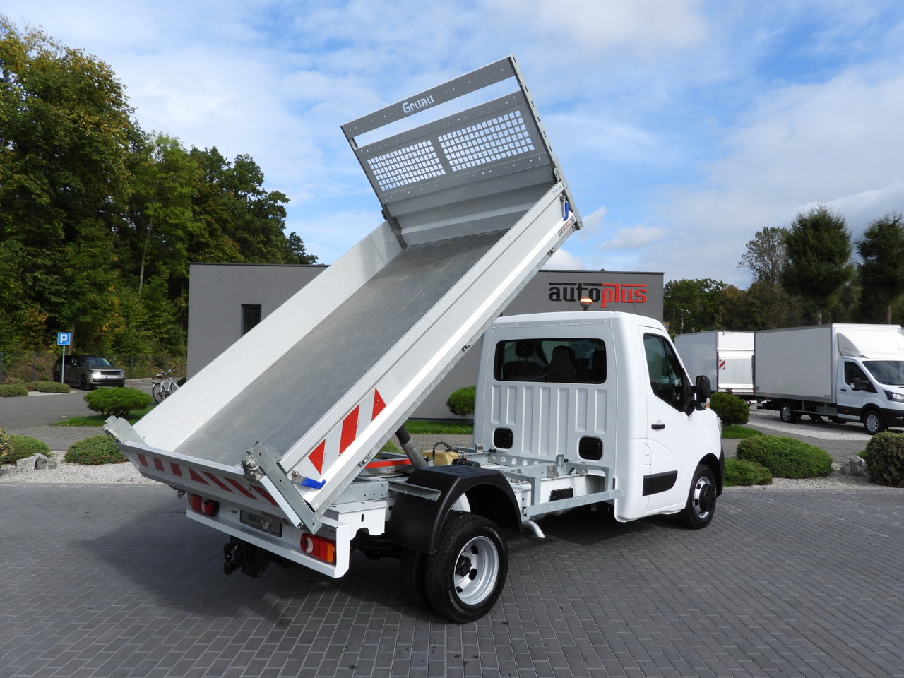 RENAULT MASTER TIPPER CRUISE CONTROL LED LIGHTS TWIN WHEELS AIR CONDITIONING 130HP - Dostavno vozilo kiper: slika 4 RENAULT MASTER TIPPER CRUISE CONTROL LED LIGHTS TWIN WHEELS AIR CONDITIONING 130HP - Dostavno vozilo kiper: slika 4