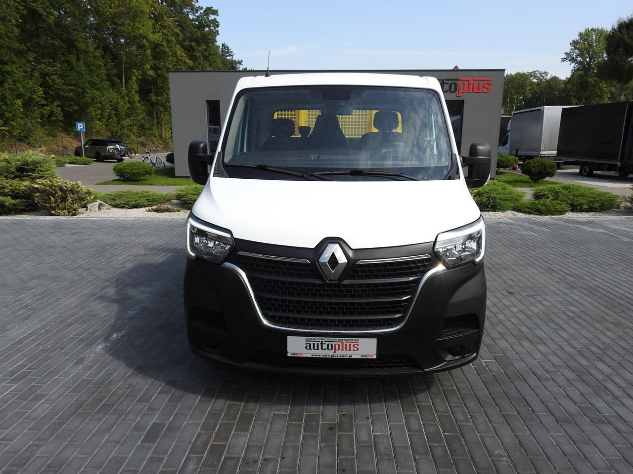 RENAULT MASTER TIPPER CRUISE CONTROL NAVIGATION AIR CONDITIONING LED LIGHTS TWIN WHEELS LOAD WEIGHT 145HP - Dostavno vozilo kiper: slika 5 RENAULT MASTER TIPPER CRUISE CONTROL NAVIGATION AIR CONDITIONING LED LIGHTS TWIN WHEELS LOAD WEIGHT 145HP - Dostavno vozilo kiper: slika 5