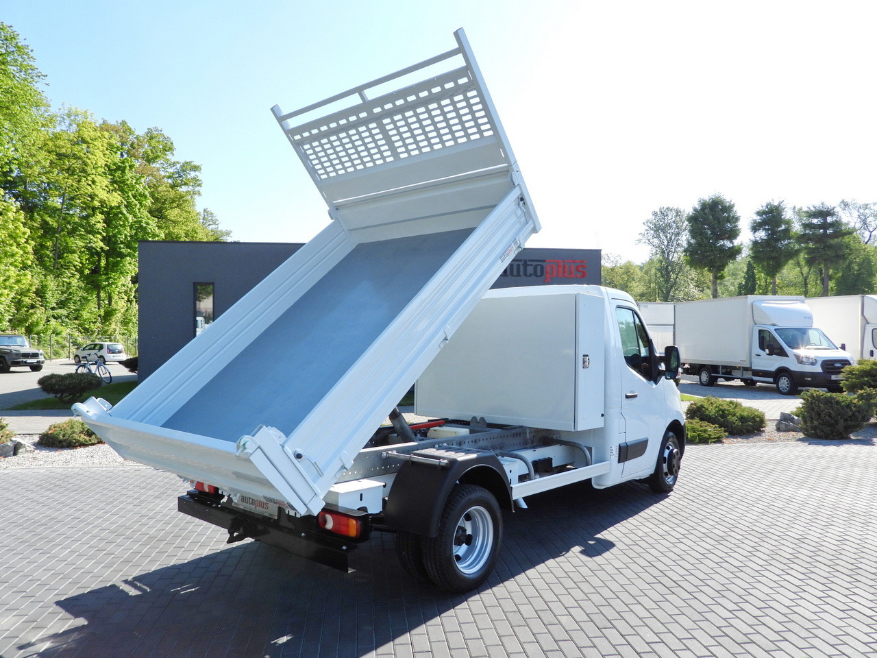 RENAULT MASTER TIPPER CRUISE CONTROL TWIN WHEELS AIR CONDITIONING 145HP - Dostavno vozilo kiper: slika 3 RENAULT MASTER TIPPER CRUISE CONTROL TWIN WHEELS AIR CONDITIONING 145HP - Dostavno vozilo kiper: slika 3