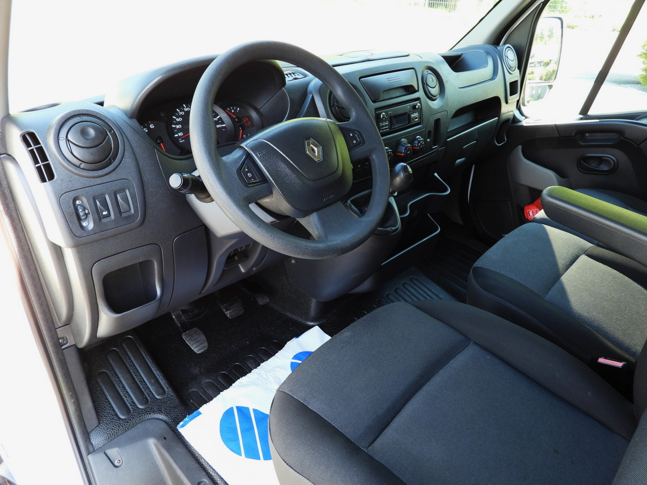 RENAULT MASTER TIPPER CRUISE CONTROL TWIN WHEELS AIR CONDITIONING  145HP - Dostavno vozilo kiper: slika 2 RENAULT MASTER TIPPER CRUISE CONTROL TWIN WHEELS AIR CONDITIONING  145HP - Dostavno vozilo kiper: slika 2