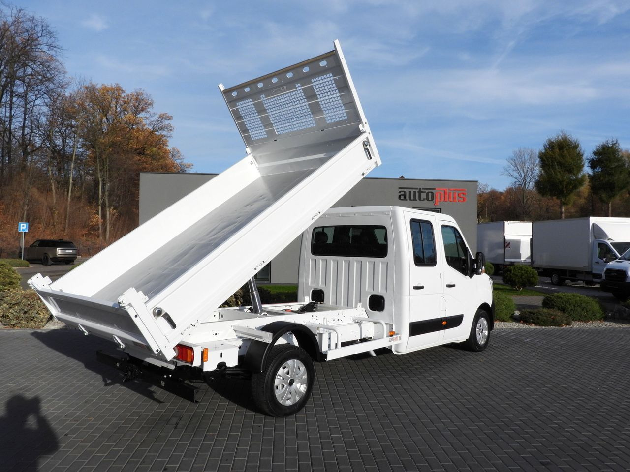 RENAULT MASTER TIPPER DOUBLE CABIN DOKA 6 SEATS CRUISE CONTROL LED LIGHTS AIR CONDITIONING 145HP - Dostavno vozilo kiper: slika 3 RENAULT MASTER TIPPER DOUBLE CABIN DOKA 6 SEATS CRUISE CONTROL LED LIGHTS AIR CONDITIONING 145HP - Dostavno vozilo kiper: slika 3