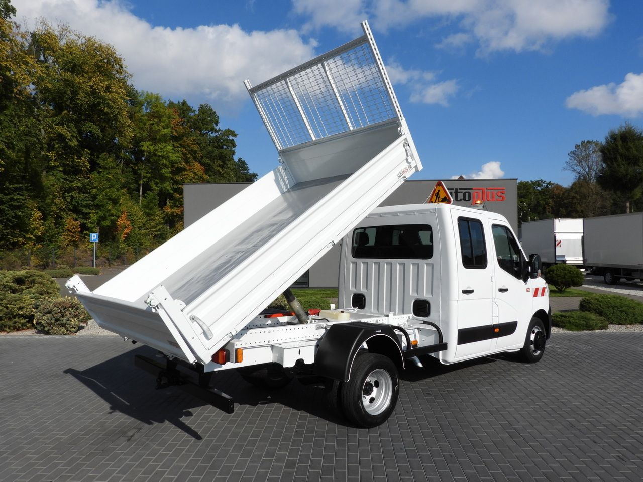 RENAULT MASTER TIPPER DOUBLE CABIN DOKA 6 SEATS CRUISE CONTROL LED LIGHTS TWIN WHEELS AIR CONDITIONING  165HP - Dostavno vozilo kiper: slika 3 RENAULT MASTER TIPPER DOUBLE CABIN DOKA 6 SEATS CRUISE CONTROL LED LIGHTS TWIN WHEELS AIR CONDITIONING  165HP - Dostavno vozilo kiper: slika 3