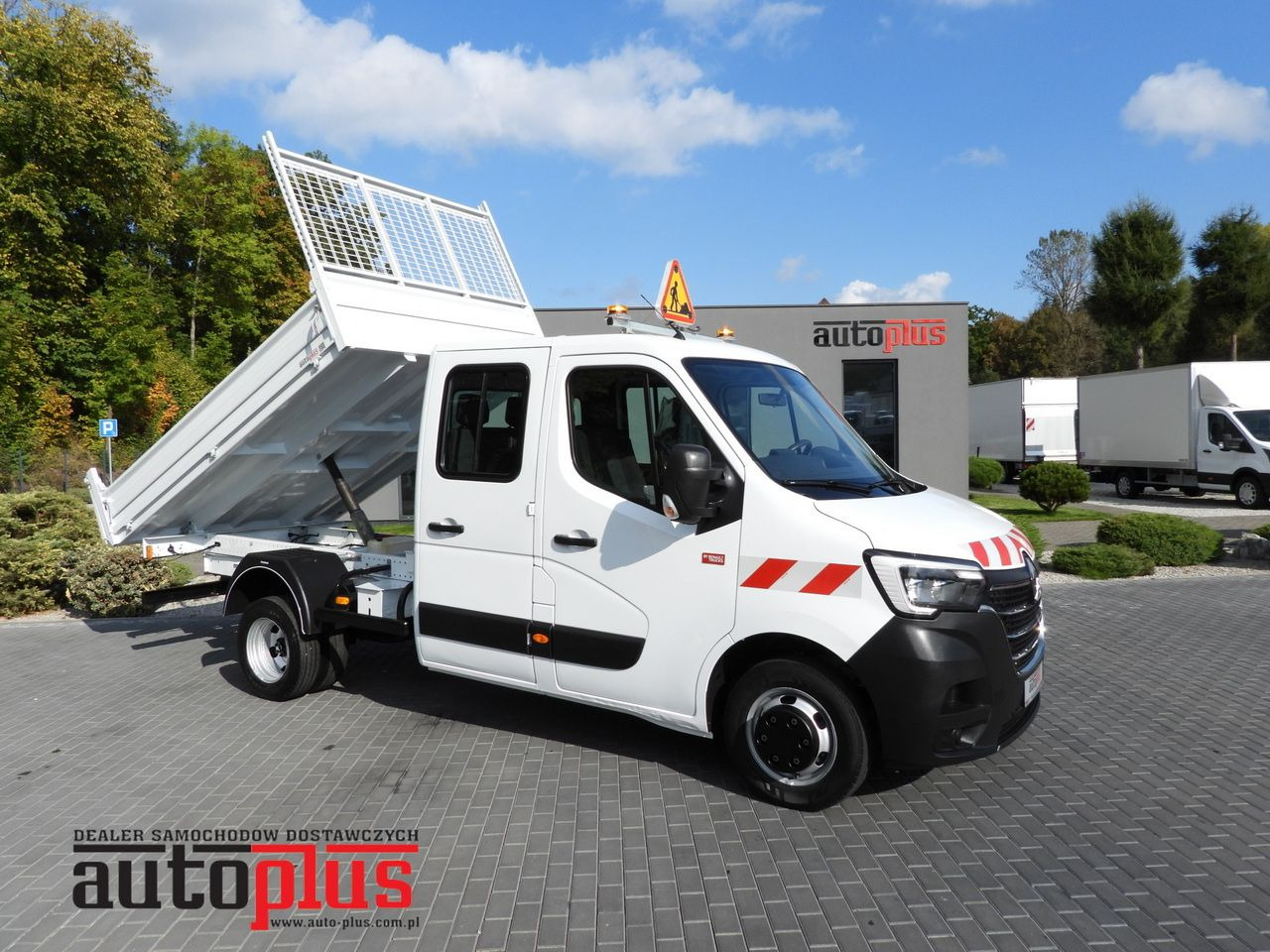 RENAULT MASTER TIPPER DOUBLE CABIN DOKA 6 SEATS CRUISE CONTROL LED LIGHTS TWIN WHEELS AIR CONDITIONING 165HP - Dostavno vozilo kiper: slika 1 RENAULT MASTER TIPPER DOUBLE CABIN DOKA 6 SEATS CRUISE CONTROL LED LIGHTS TWIN WHEELS AIR CONDITIONING 165HP - Dostavno vozilo kiper: slika 1