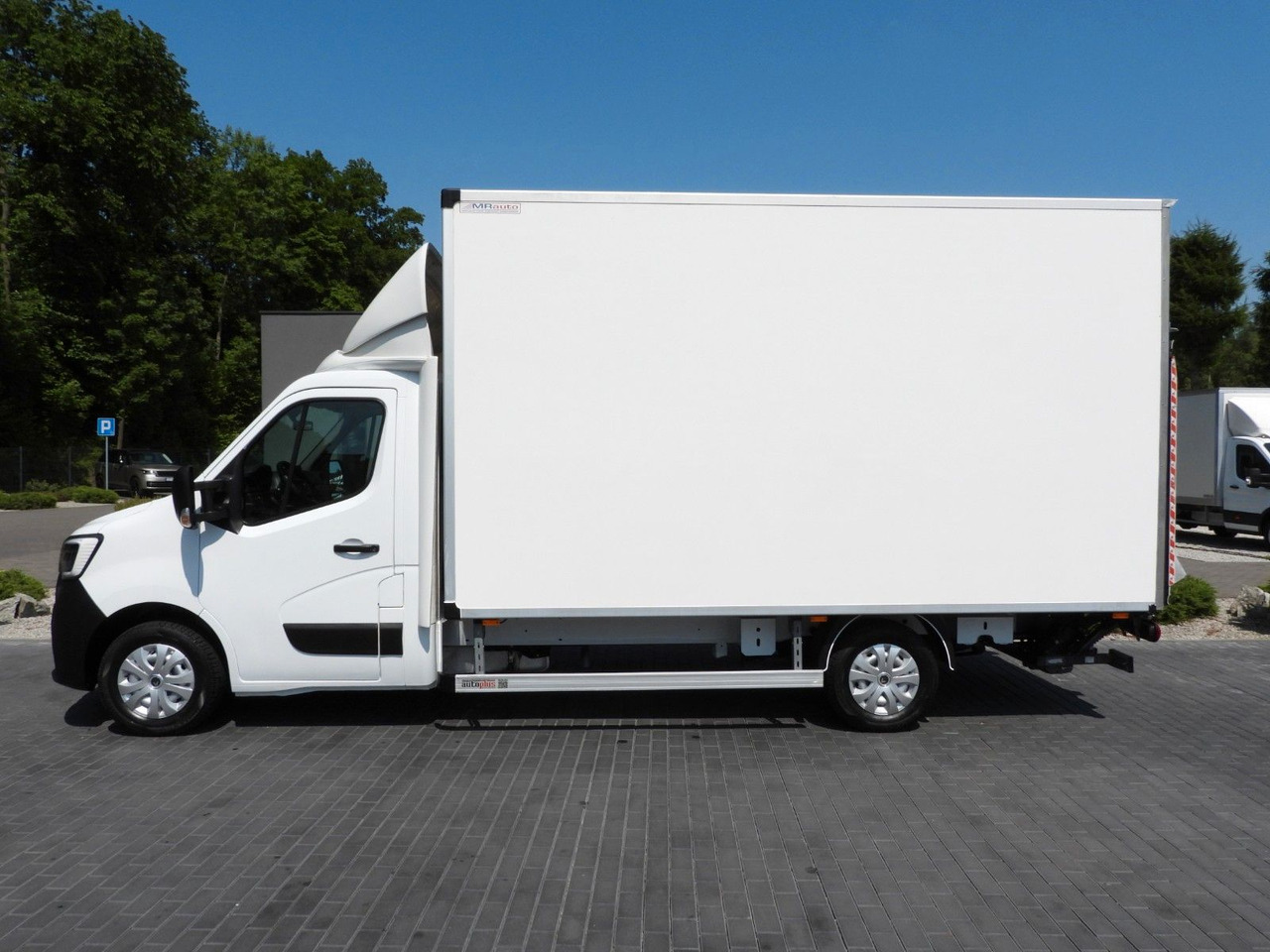 Dostavno vozilo sa zatvorenim sandukom Renault MASTER  KOFFER AUFZUG 8 PALETTEN TEMPOMAT LED: slika 9