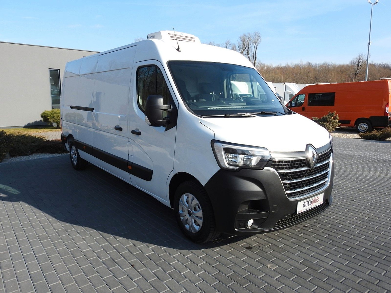 Renault MASTER KÜHLKASTENWAGEN 0*C LED LICHTER A/C Renault MASTER KÜHLKASTENWAGEN 0*C LED LICHTER A/C - Dostavno vozilo hladnjača: slika 4 Renault MASTER KÜHLKASTENWAGEN 0*C LED LICHTER A/C Renault MASTER KÜHLKASTENWAGEN 0*C LED LICHTER A/C - Dostavno vozilo hladnjača: slika 4