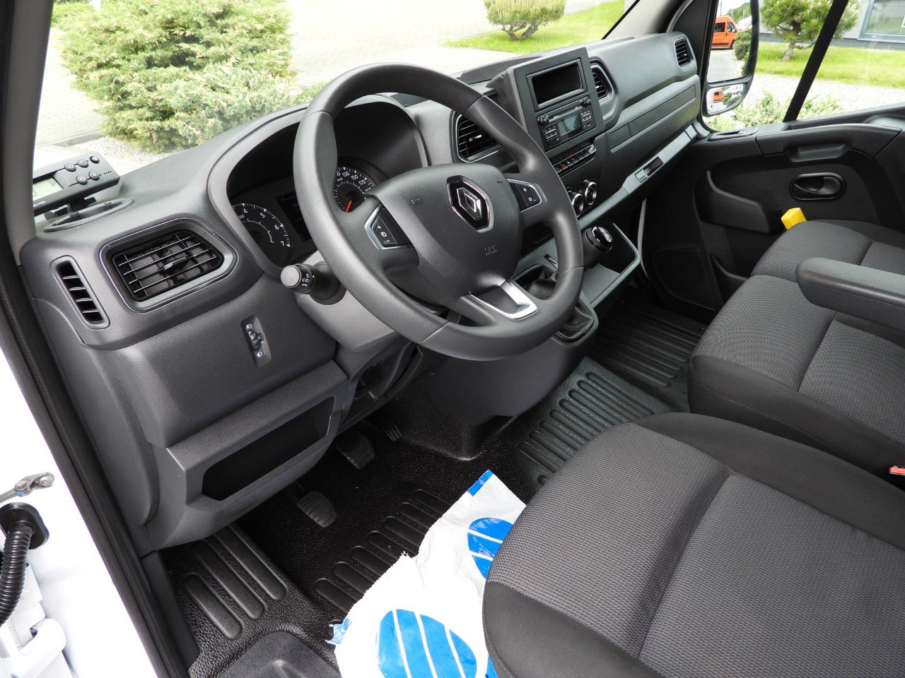 Renault MASTER KÜHLKASTENWAGEN -5*C TEMPOMAT NAVIGATION - Dostavno vozilo hladnjača: slika 2 Renault MASTER KÜHLKASTENWAGEN -5*C TEMPOMAT NAVIGATION - Dostavno vozilo hladnjača: slika 2