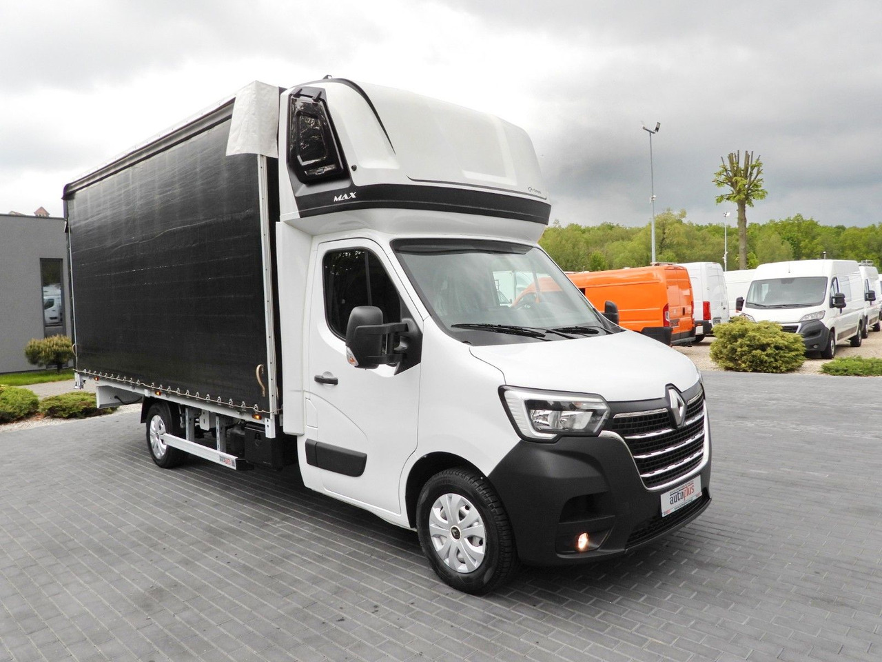 Renault MASTER PLANDEKA 10 PALET WEBASTO TEMPOMAT A/C - Dostavno vozilo sa ceradom: slika 4 Renault MASTER PLANDEKA 10 PALET WEBASTO TEMPOMAT A/C - Dostavno vozilo sa ceradom: slika 4