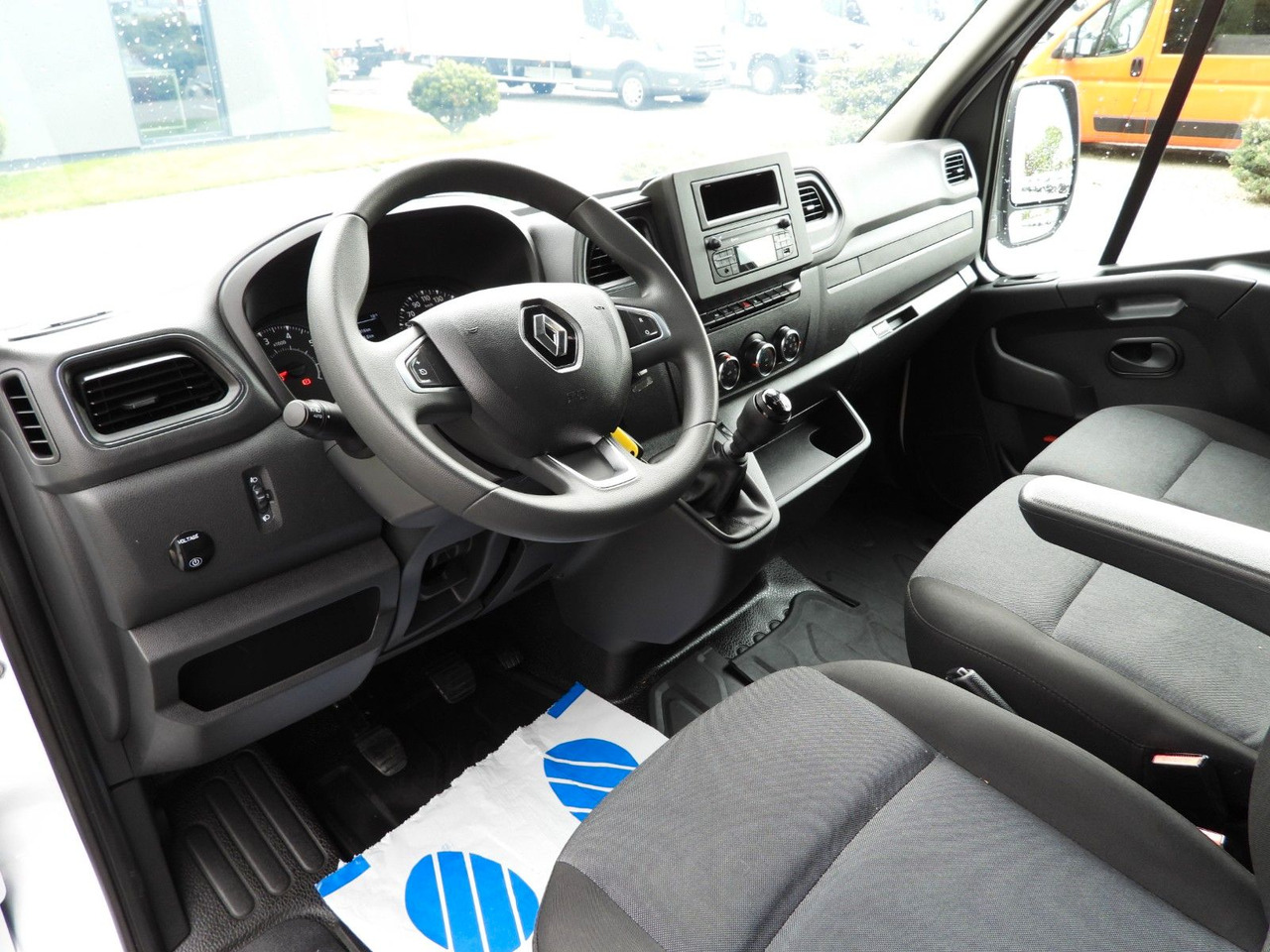 Renault MASTER PRITSCHE PLANE 10 PALETTEN WEBASTO A/C - Dostavno vozilo sa ceradom: slika 2 Renault MASTER PRITSCHE PLANE 10 PALETTEN WEBASTO A/C - Dostavno vozilo sa ceradom: slika 2