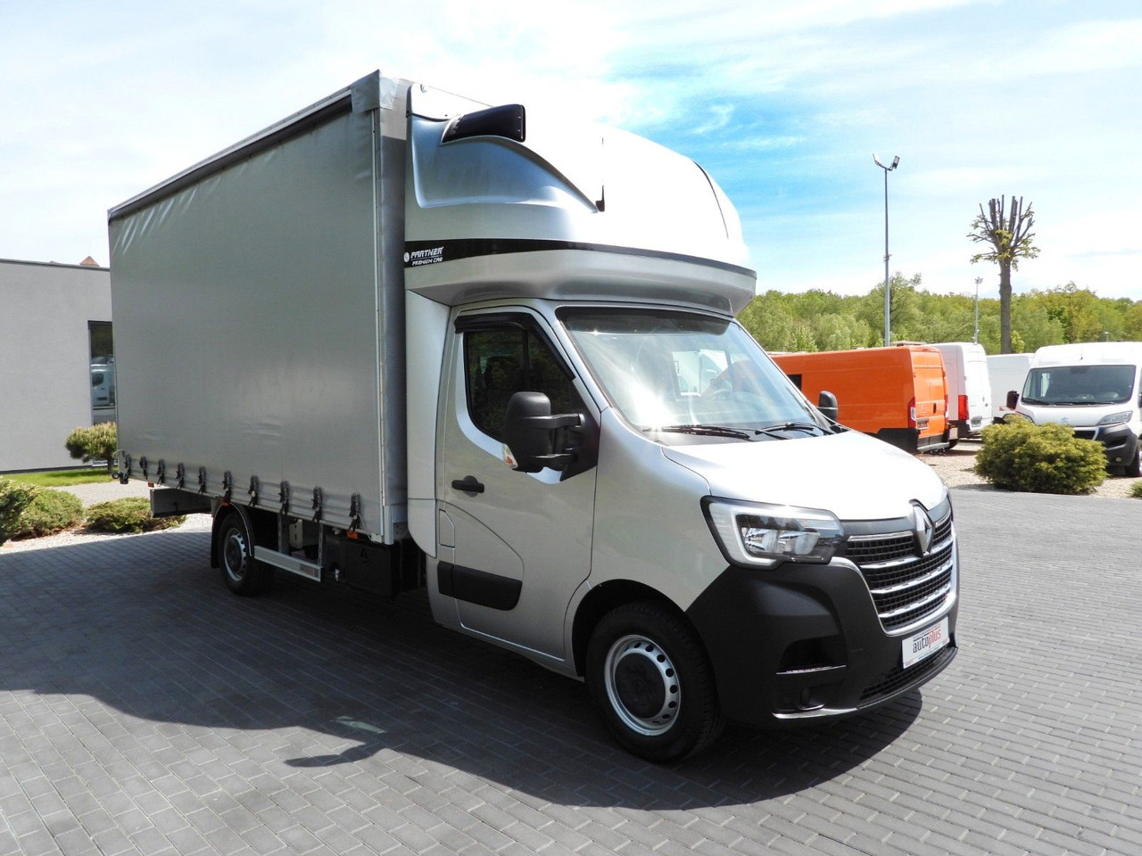 Renault MASTER PRITSCHE PLANE 10 PALETTEN WEBASTO A/C - Dostavno vozilo sa ceradom: slika 4 Renault MASTER PRITSCHE PLANE 10 PALETTEN WEBASTO A/C - Dostavno vozilo sa ceradom: slika 4