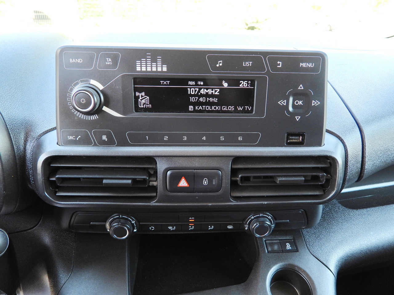 Lizing TOYOTA PROACE CITY  REFRIGERATOR VAN -15*C POWER SUPPLY 230V CRUISE CONTROL AIR CONDITIONING  100HP TOYOTA PROACE CITY  REFRIGERATOR VAN -15*C POWER SUPPLY 230V CRUISE CONTROL AIR CONDITIONING  100HP: slika 35