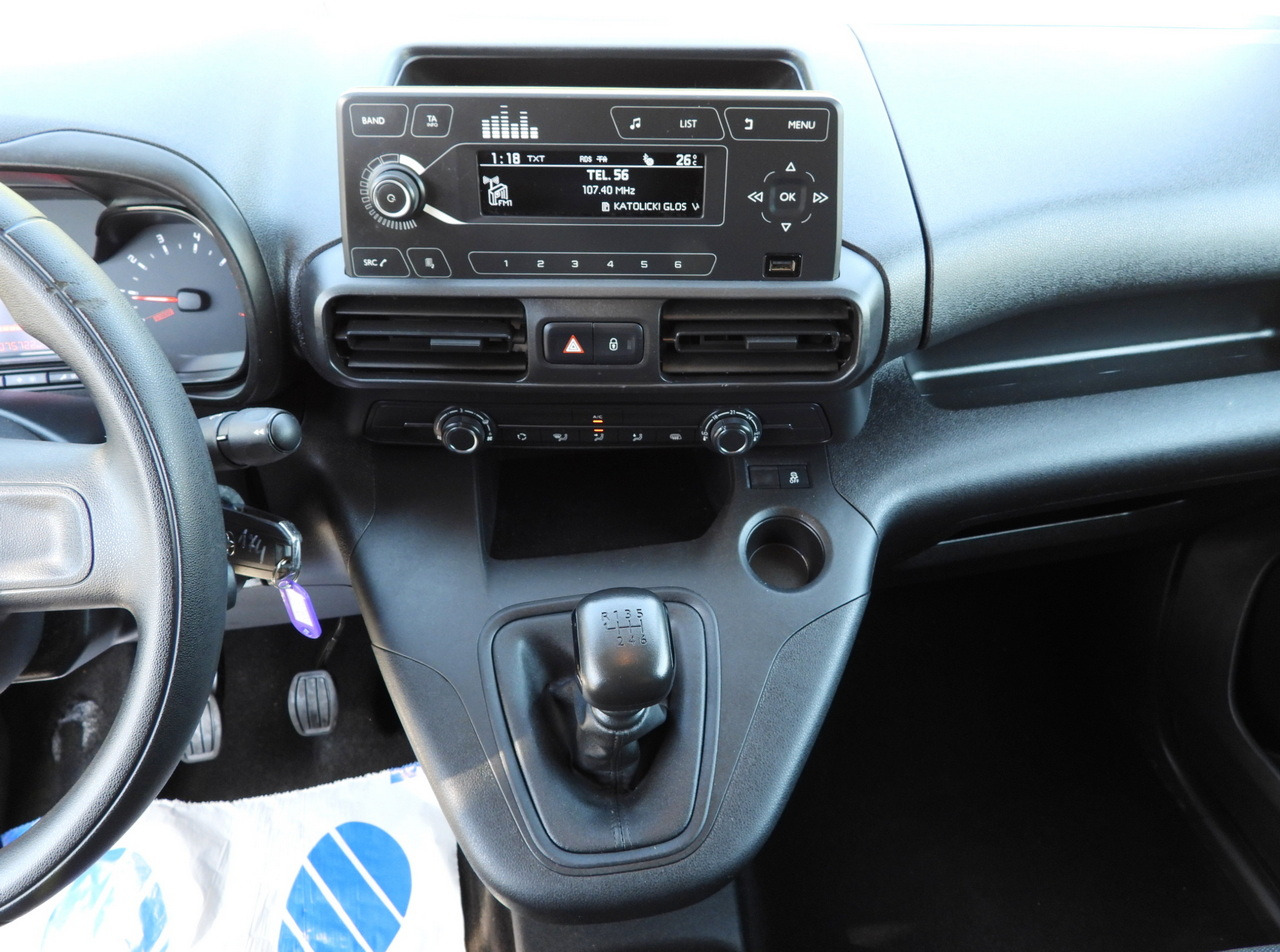 Lizing TOYOTA PROACE CITY  REFRIGERATOR VAN -15*C POWER SUPPLY 230V CRUISE CONTROL AIR CONDITIONING  100HP TOYOTA PROACE CITY  REFRIGERATOR VAN -15*C POWER SUPPLY 230V CRUISE CONTROL AIR CONDITIONING  100HP: slika 34