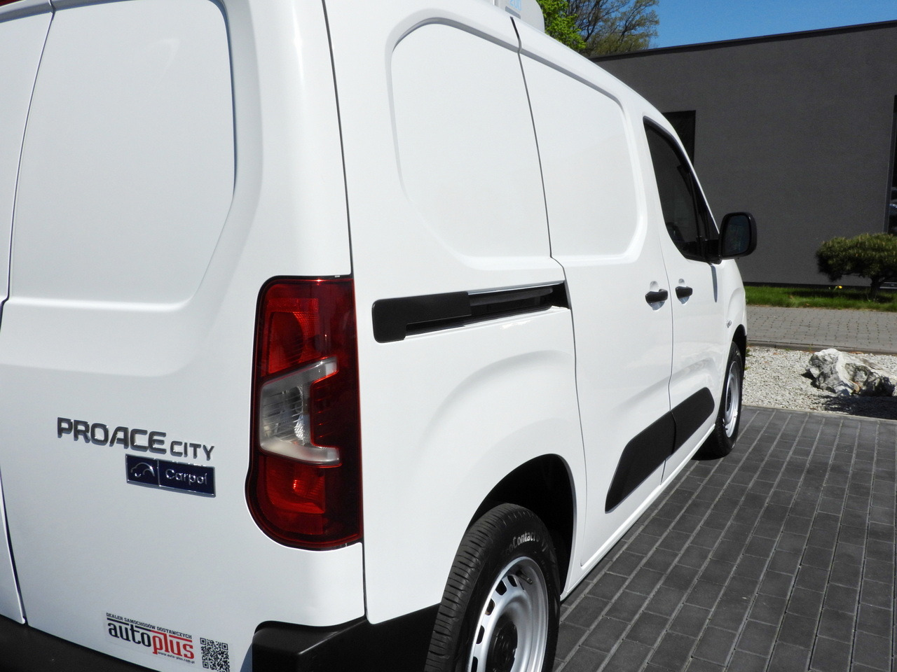 Lizing TOYOTA PROACE CITY  REFRIGERATOR VAN -15*C POWER SUPPLY 230V CRUISE CONTROL AIR CONDITIONING  100HP TOYOTA PROACE CITY  REFRIGERATOR VAN -15*C POWER SUPPLY 230V CRUISE CONTROL AIR CONDITIONING  100HP: slika 20