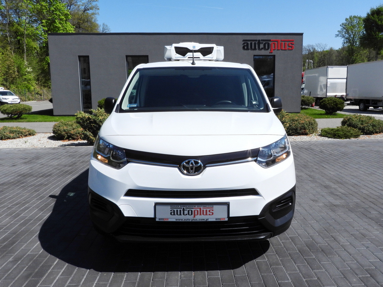 TOYOTA PROACE CITY REFRIGERATOR VAN -15*C POWER SUPPLY 230V CRUISE CONTROL AIR CONDITIONING 100HP - Dostavno vozilo hladnjača: slika 5 TOYOTA PROACE CITY REFRIGERATOR VAN -15*C POWER SUPPLY 230V CRUISE CONTROL AIR CONDITIONING 100HP - Dostavno vozilo hladnjača: slika 5