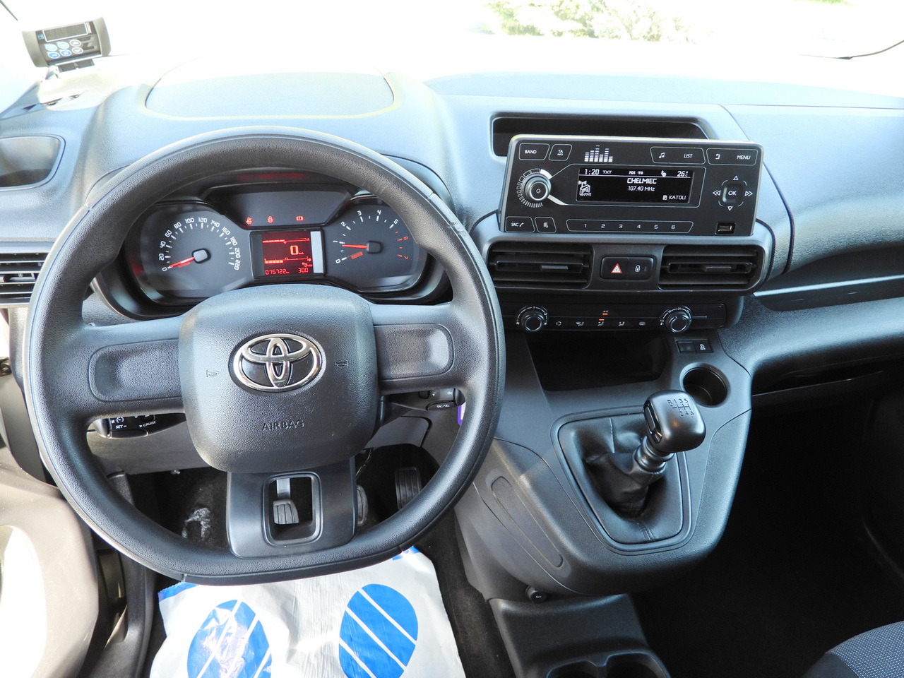 Lizing TOYOTA PROACE CITY  REFRIGERATOR VAN -15*C POWER SUPPLY 230V CRUISE CONTROL AIR CONDITIONING  100HP TOYOTA PROACE CITY  REFRIGERATOR VAN -15*C POWER SUPPLY 230V CRUISE CONTROL AIR CONDITIONING  100HP: slika 29