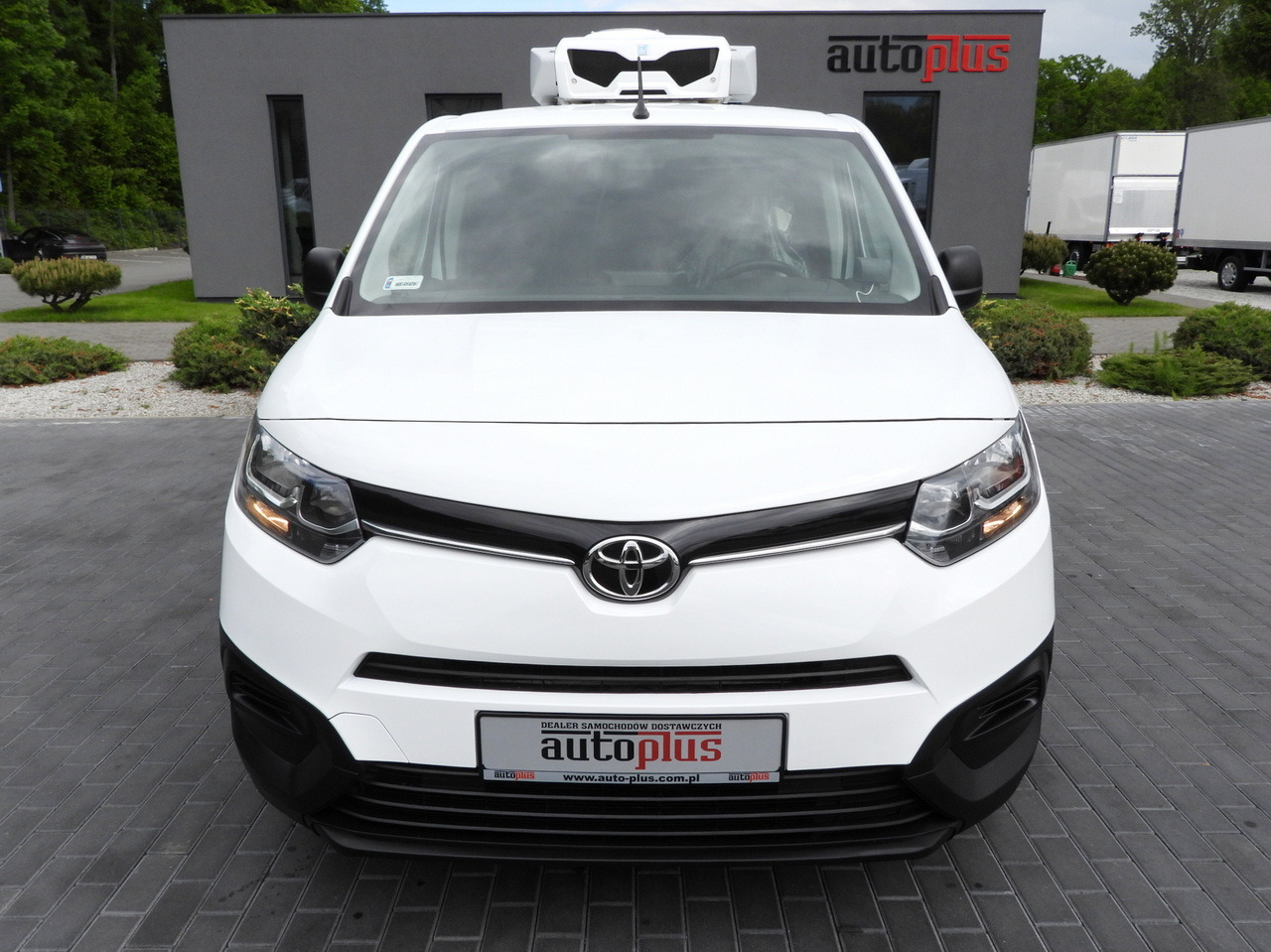 TOYOTA PROACE CITY REFRIGERATOR VAN -15*C POWER SUPPLY 230V CRUISE CONTROL AIR CONDITIONING 100HP - Dostavno vozilo hladnjača: slika 5 TOYOTA PROACE CITY REFRIGERATOR VAN -15*C POWER SUPPLY 230V CRUISE CONTROL AIR CONDITIONING 100HP - Dostavno vozilo hladnjača: slika 5