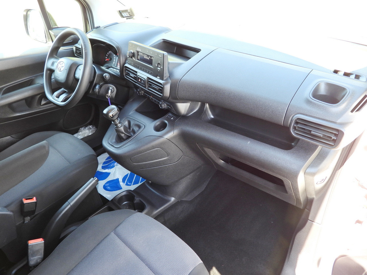 Lizing TOYOTA PROACE CITY  REFRIGERATOR VAN -15*C POWER SUPPLY 230V CRUISE CONTROL AIR CONDITIONING  100HP TOYOTA PROACE CITY  REFRIGERATOR VAN -15*C POWER SUPPLY 230V CRUISE CONTROL AIR CONDITIONING  100HP: slika 45
