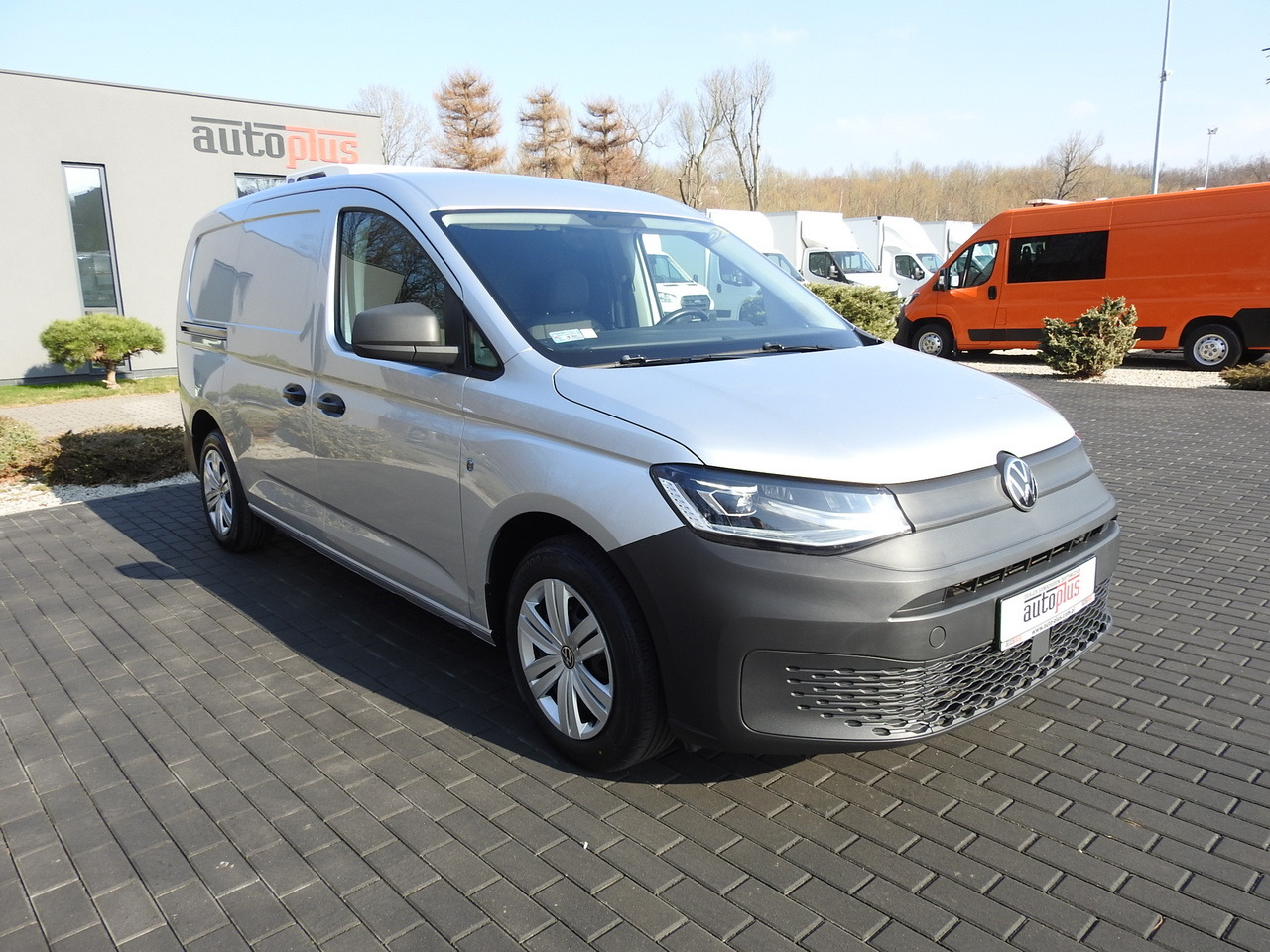 VOLKSWAGEN CADDY REFRIGERATOR VAN -20*C HEATING FUNCTION POWER SUPPLY 230V CRUISE CONTROL LED LIGHTS AIR CONDITIONING 100HP - Dostavno vozilo hladnjača: slika 4 VOLKSWAGEN CADDY REFRIGERATOR VAN -20*C HEATING FUNCTION POWER SUPPLY 230V CRUISE CONTROL LED LIGHTS AIR CONDITIONING 100HP - Dostavno vozilo hladnjača: slika 4