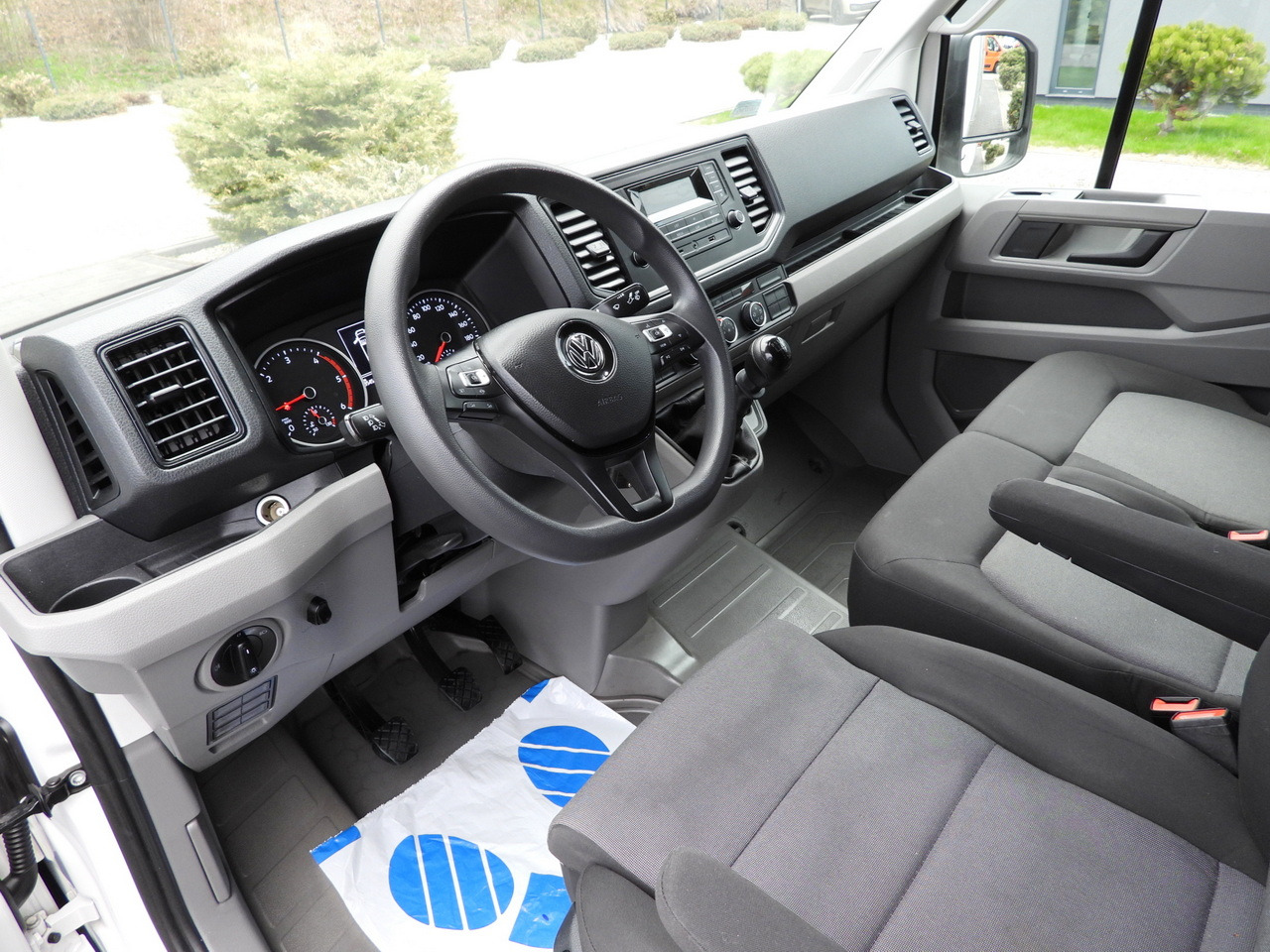 VOLKSWAGEN CRAFTER TARPAULIN 10 PALLETS WEBASTO CRUISE CONTROL LED LIGHTS 180HP - Dostavno vozilo sa ceradom: slika 2 VOLKSWAGEN CRAFTER TARPAULIN 10 PALLETS WEBASTO CRUISE CONTROL LED LIGHTS 180HP - Dostavno vozilo sa ceradom: slika 2