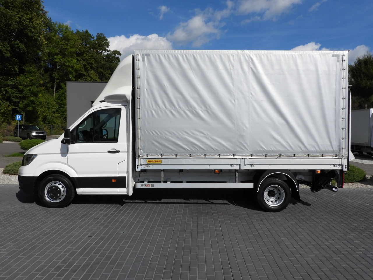 Lizing VOLKSWAGEN CRAFTER TARPAULIN LIFT 8 PALLETS CRUISE CONTROL LED LIGHTS TWIN WHEELS AIR CONDITIONING  180HP VOLKSWAGEN CRAFTER TARPAULIN LIFT 8 PALLETS CRUISE CONTROL LED LIGHTS TWIN WHEELS AIR CONDITIONING  180HP: slika 9 Lizing VOLKSWAGEN CRAFTER TARPAULIN LIFT 8 PALLETS CRUISE CONTROL LED LIGHTS TWIN WHEELS AIR CONDITIONING  180HP VOLKSWAGEN CRAFTER TARPAULIN LIFT 8 PALLETS CRUISE CONTROL LED LIGHTS TWIN WHEELS AIR CONDITIONING  180HP: slika 9