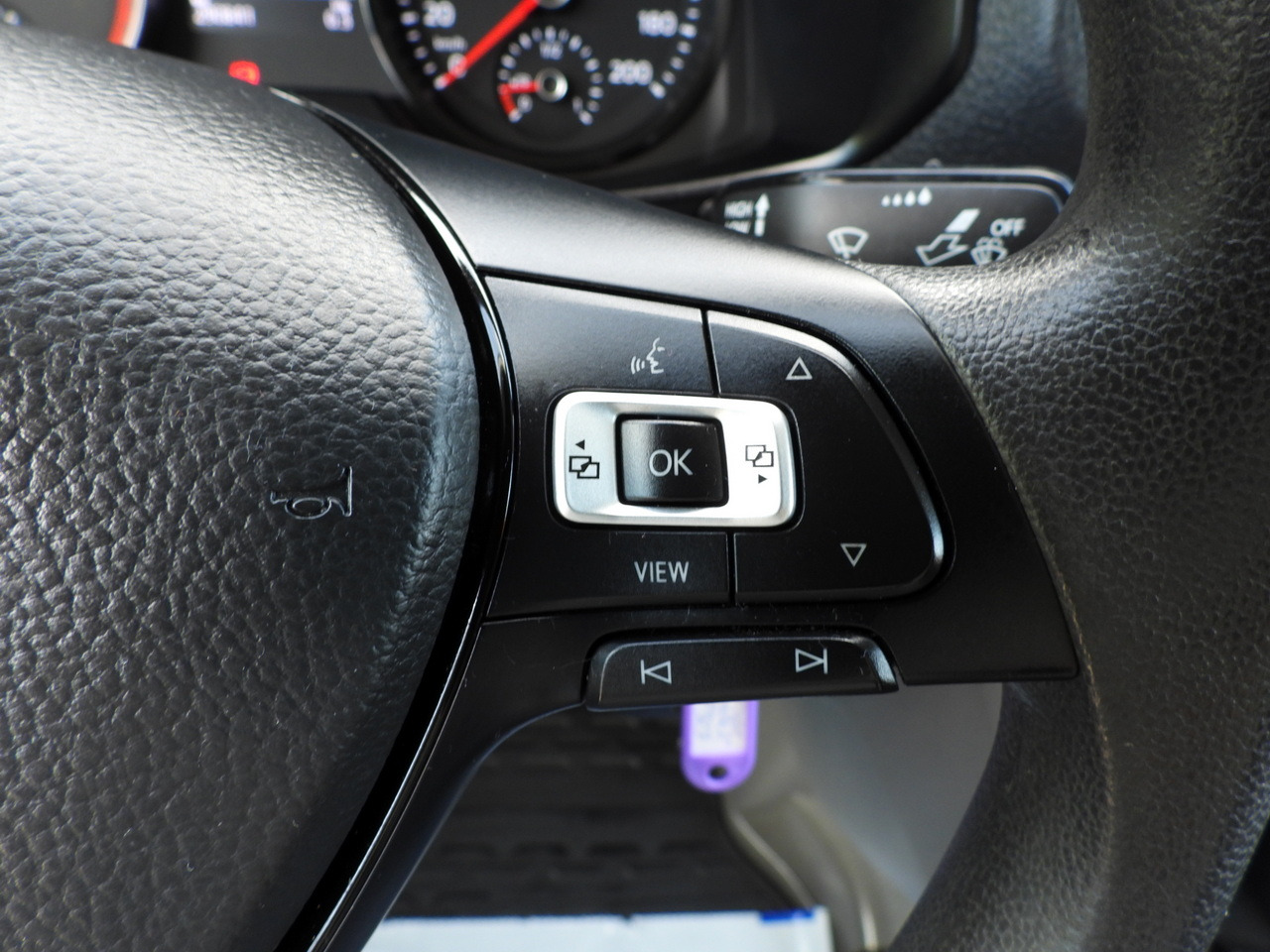 Lizing VOLKSWAGEN CRAFTER TARPAULIN LIFT 8 PALLETS WEBASTO CRUISE CONTROL LED LIGHTS AIR CONDITIONING  180HP VOLKSWAGEN CRAFTER TARPAULIN LIFT 8 PALLETS WEBASTO CRUISE CONTROL LED LIGHTS AIR CONDITIONING  180HP: slika 36