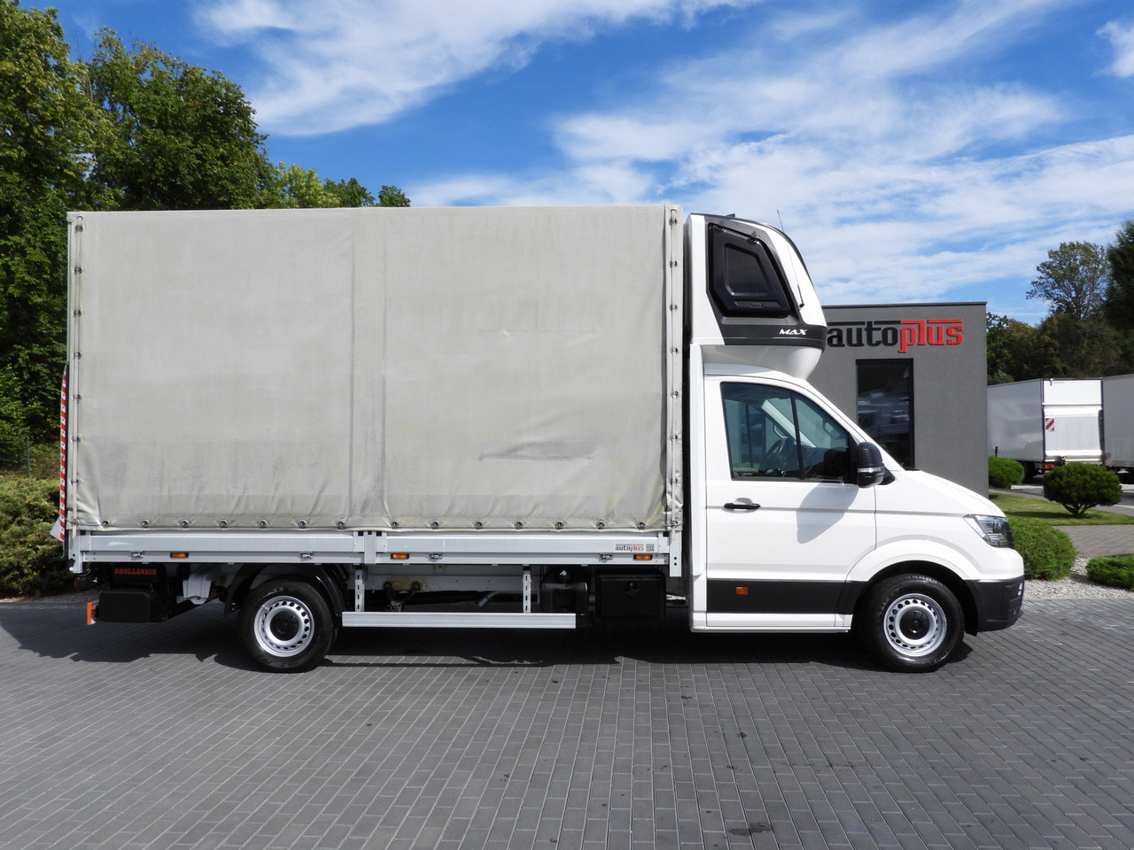 Lizing VOLKSWAGEN CRAFTER TARPAULIN LIFT 8 PALLETS WEBASTO CRUISE CONTROL LED LIGHTS AIR CONDITIONING  180HP VOLKSWAGEN CRAFTER TARPAULIN LIFT 8 PALLETS WEBASTO CRUISE CONTROL LED LIGHTS AIR CONDITIONING  180HP: slika 7