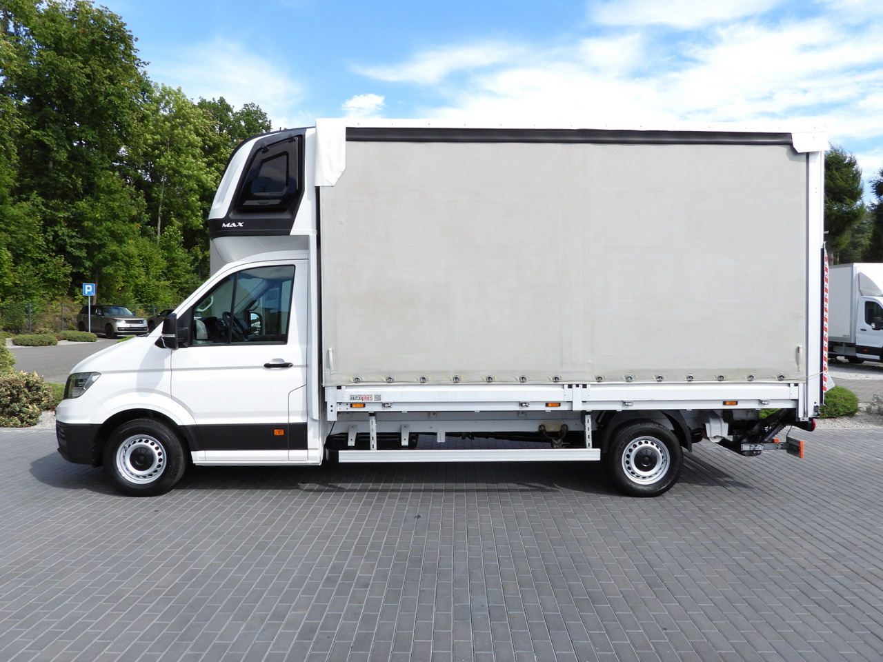 Lizing VOLKSWAGEN CRAFTER TARPAULIN LIFT 8 PALLETS WEBASTO CRUISE CONTROL LED LIGHTS AIR CONDITIONING  180HP VOLKSWAGEN CRAFTER TARPAULIN LIFT 8 PALLETS WEBASTO CRUISE CONTROL LED LIGHTS AIR CONDITIONING  180HP: slika 9