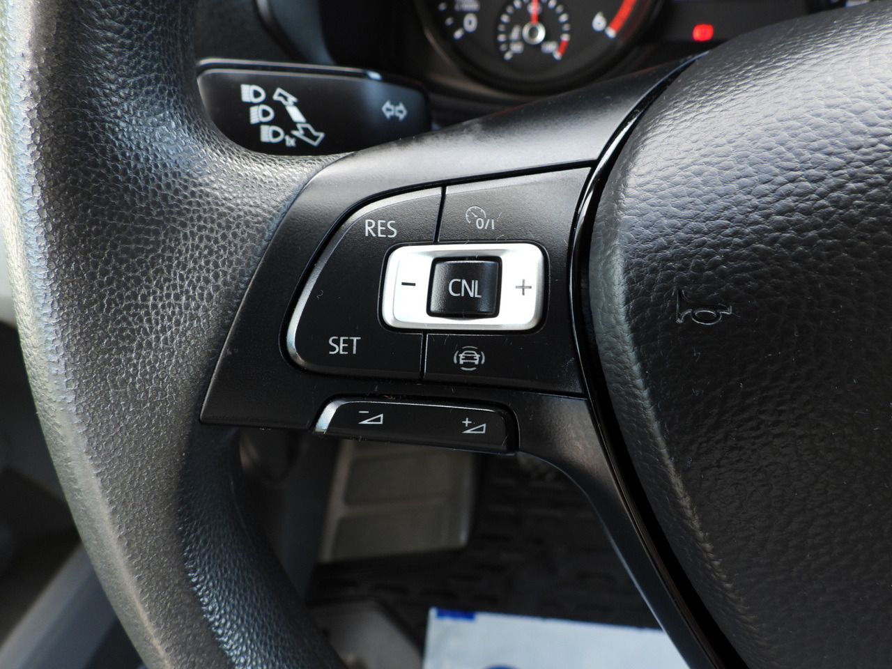 Lizing VOLKSWAGEN CRAFTER TARPAULIN LIFT 8 PALLETS WEBASTO CRUISE CONTROL LED LIGHTS AIR CONDITIONING  180HP VOLKSWAGEN CRAFTER TARPAULIN LIFT 8 PALLETS WEBASTO CRUISE CONTROL LED LIGHTS AIR CONDITIONING  180HP: slika 35