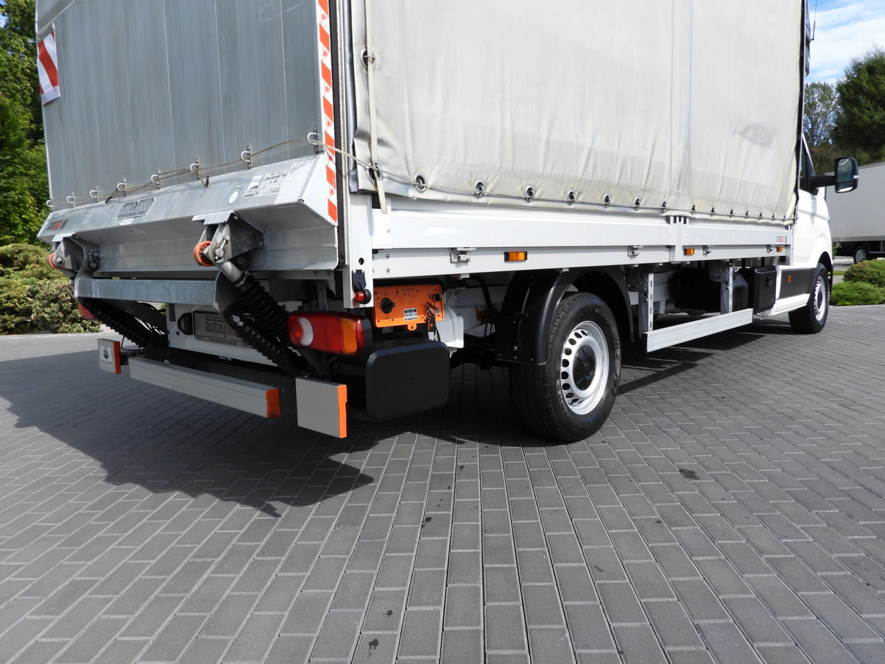 Lizing VOLKSWAGEN CRAFTER TARPAULIN LIFT 8 PALLETS WEBASTO CRUISE CONTROL LED LIGHTS AIR CONDITIONING  180HP VOLKSWAGEN CRAFTER TARPAULIN LIFT 8 PALLETS WEBASTO CRUISE CONTROL LED LIGHTS AIR CONDITIONING  180HP: slika 27