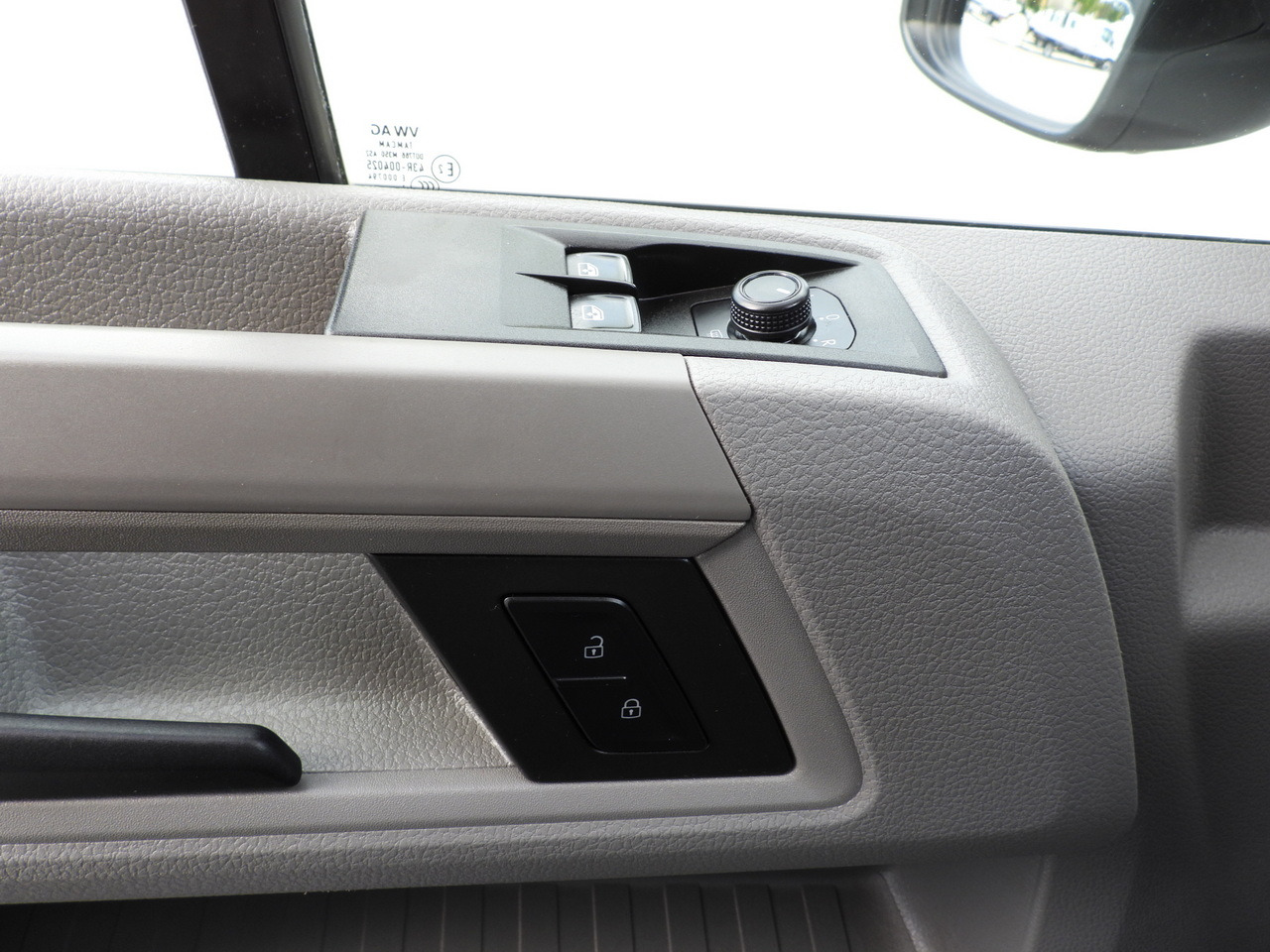 Lizing VOLKSWAGEN CRAFTER TARPAULIN LIFT 8 PALLETS WEBASTO CRUISE CONTROL LED LIGHTS AIR CONDITIONING  180HP VOLKSWAGEN CRAFTER TARPAULIN LIFT 8 PALLETS WEBASTO CRUISE CONTROL LED LIGHTS AIR CONDITIONING  180HP: slika 31