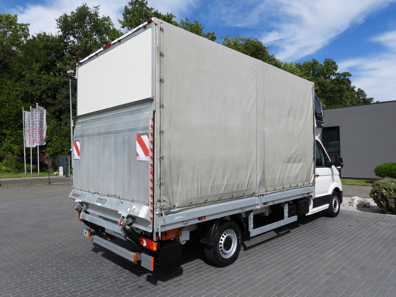 Lizing VOLKSWAGEN CRAFTER TARPAULIN LIFT 8 PALLETS WEBASTO CRUISE CONTROL LED LIGHTS AIR CONDITIONING  180HP VOLKSWAGEN CRAFTER TARPAULIN LIFT 8 PALLETS WEBASTO CRUISE CONTROL LED LIGHTS AIR CONDITIONING  180HP: slika 14