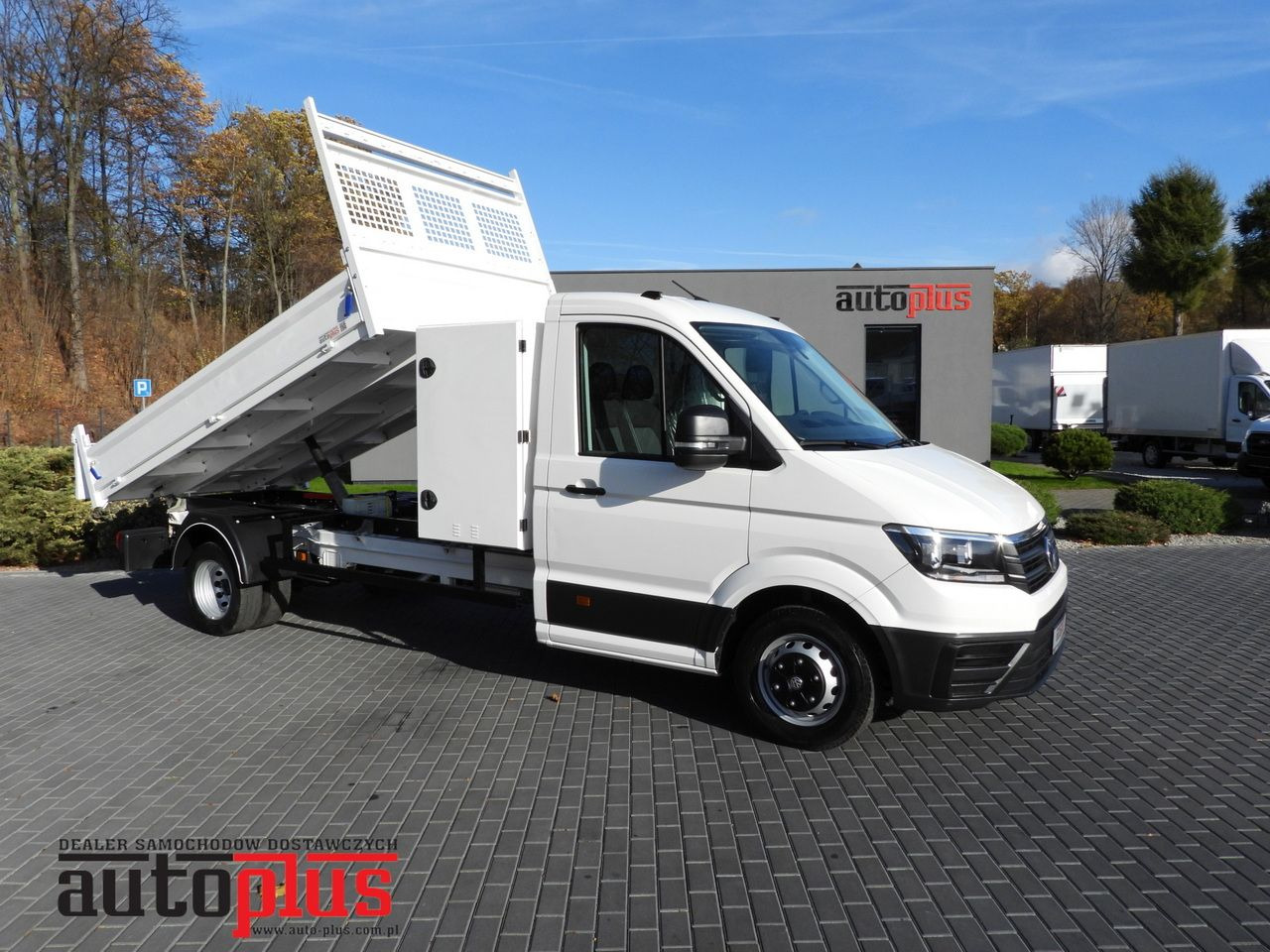 VOLKSWAGEN CRAFTER TIPPER CRUISE CONTROL NAVIGATION TWIN WHEELS AIR CONDITIONING 180HP - Dostavno vozilo kiper: slika 1 VOLKSWAGEN CRAFTER TIPPER CRUISE CONTROL NAVIGATION TWIN WHEELS AIR CONDITIONING 180HP - Dostavno vozilo kiper: slika 1