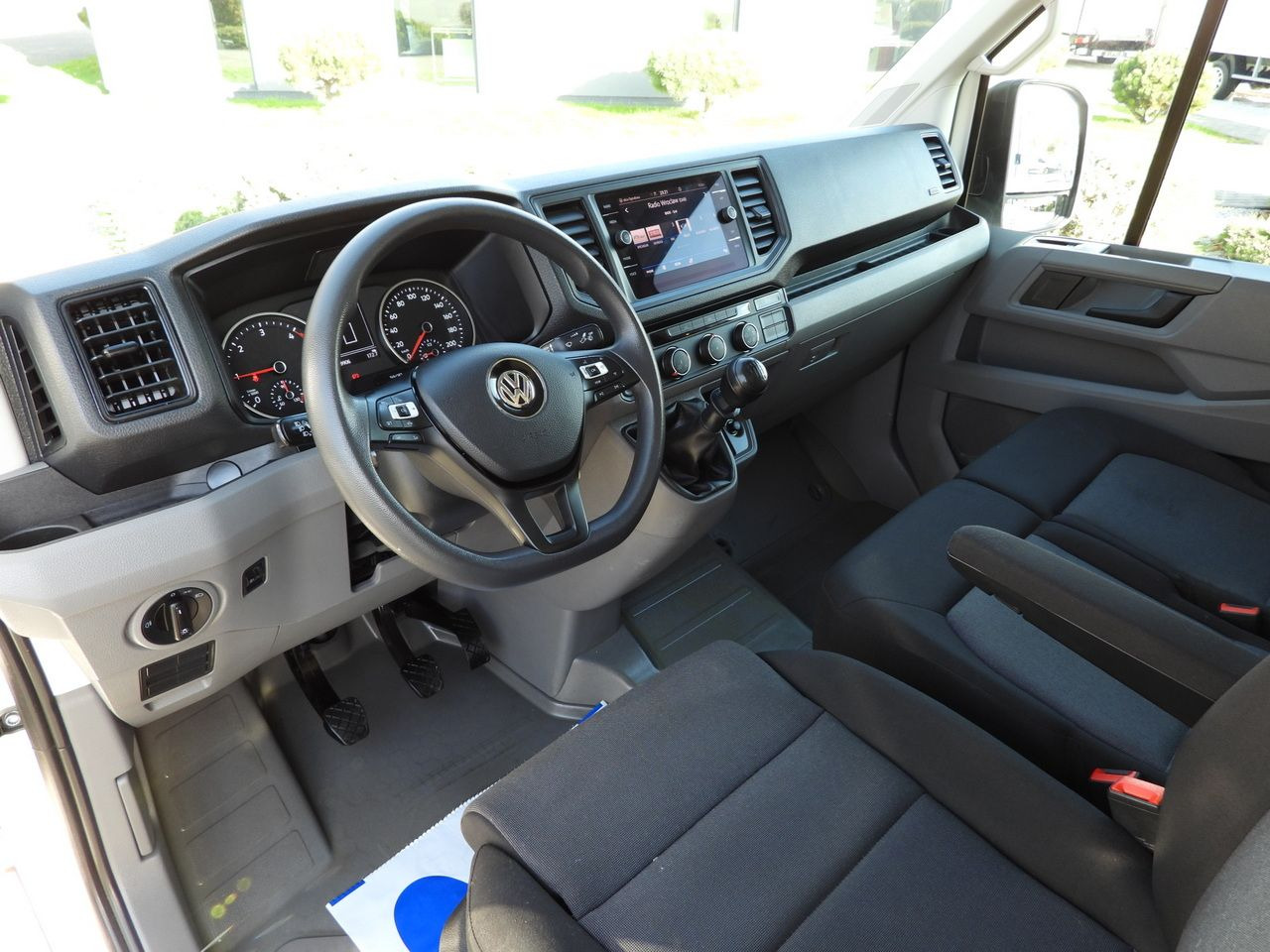 VOLKSWAGEN CRAFTER TIPPER CRUISE CONTROL NAVIGATION TWIN WHEELS AIR CONDITIONING 180HP - Dostavno vozilo kiper: slika 2 VOLKSWAGEN CRAFTER TIPPER CRUISE CONTROL NAVIGATION TWIN WHEELS AIR CONDITIONING 180HP - Dostavno vozilo kiper: slika 2