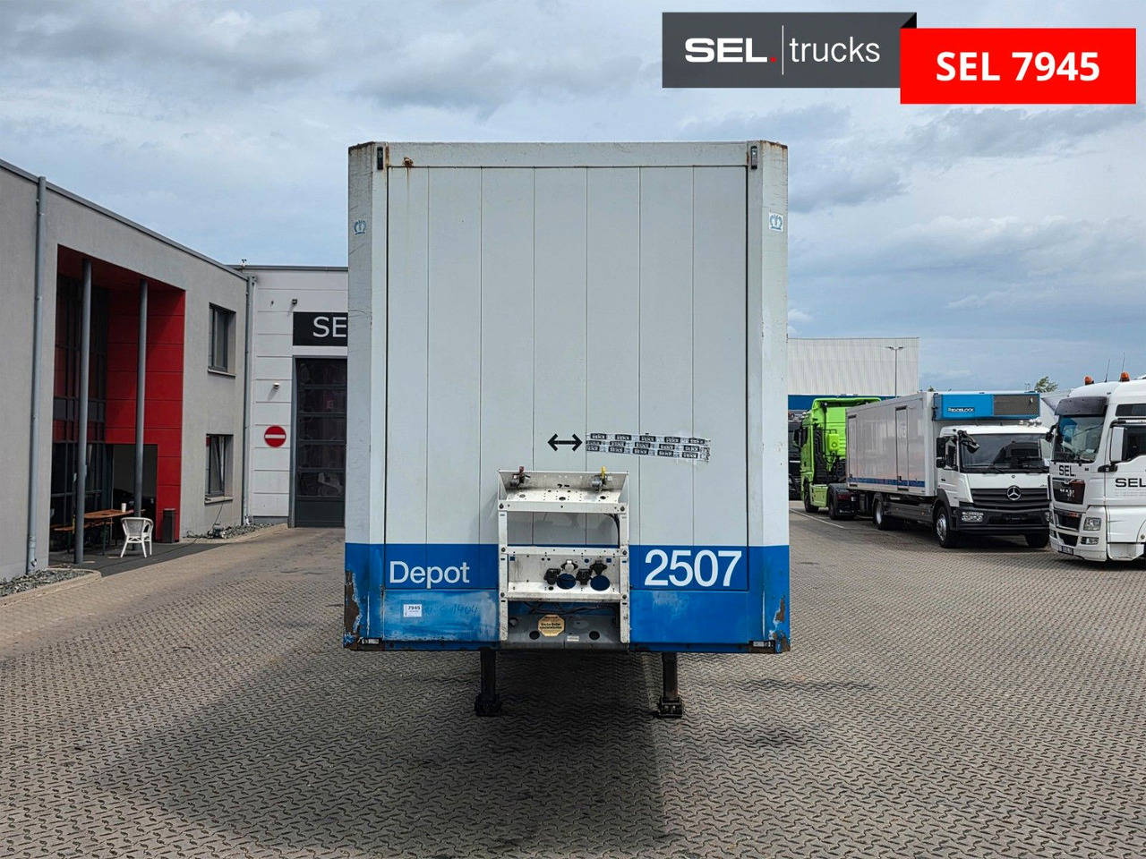 Krone SD / Textil / Liftachse - Poluprikolica sa zatvorenim sandukom: slika 2 Krone SD / Textil / Liftachse - Poluprikolica sa zatvorenim sandukom: slika 2