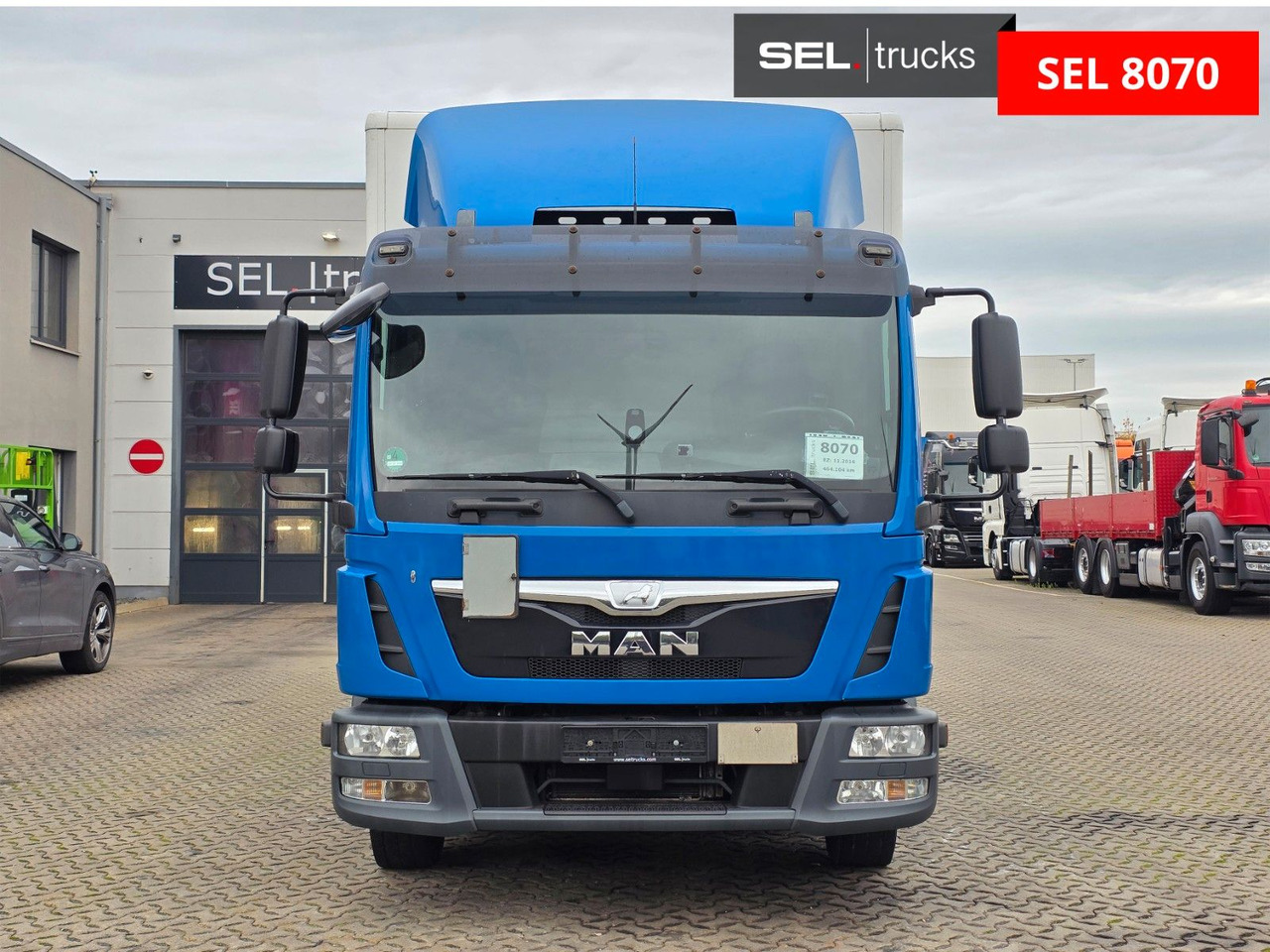 MAN TGL 12.220 4x2 BL / Ladebordwand - Kamion sa zatvorenim sandukom: slika 2 MAN TGL 12.220 4x2 BL / Ladebordwand - Kamion sa zatvorenim sandukom: slika 2