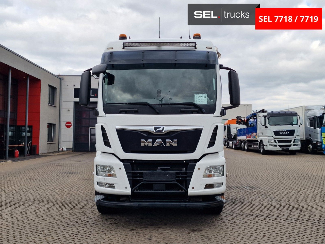 MAN TGS 35.500.8X2-6 BL / Silosteller / Lenkachse - Istovarivač: slika 2 MAN TGS 35.500.8X2-6 BL / Silosteller / Lenkachse - Istovarivač: slika 2