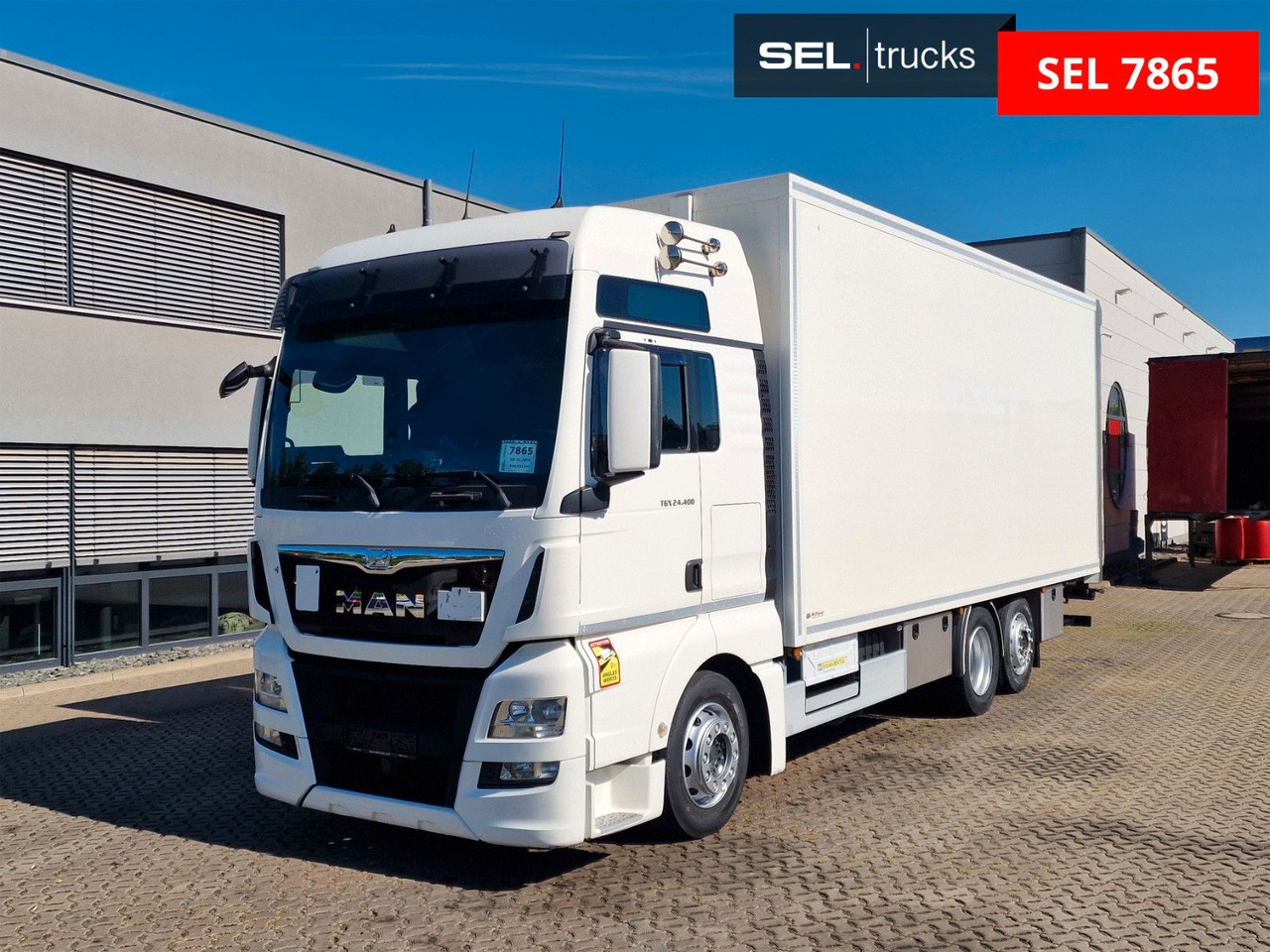 MAN TGX 24.400 6X2-2 LL-U / Intarder / Ldbw / Konvek - Kamion sa zatvorenim sandukom: slika 2 MAN TGX 24.400 6X2-2 LL-U / Intarder / Ldbw / Konvek - Kamion sa zatvorenim sandukom: slika 2