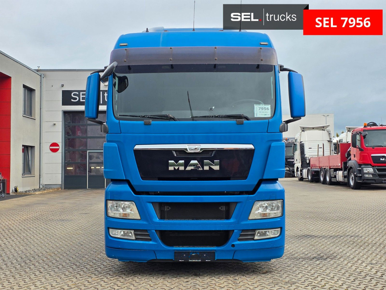 MAN TGX 24.440 6X2-2 LL-U / Intarder / HMF / Fernb. - Kamion sa dizalicom: slika 2 MAN TGX 24.440 6X2-2 LL-U / Intarder / HMF / Fernb. - Kamion sa dizalicom: slika 2
