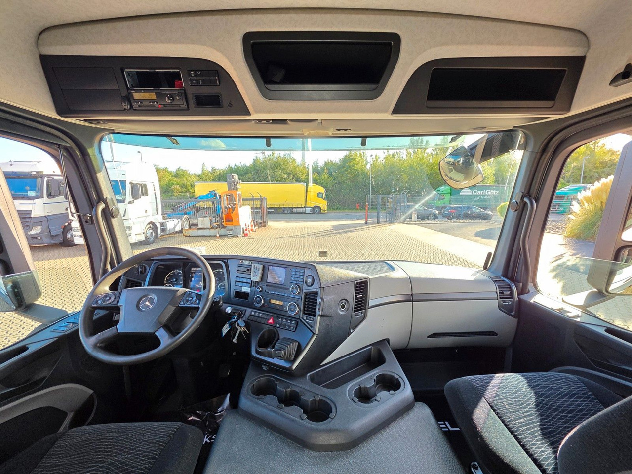 Kamion za prevoz boca Mercedes-Benz Antos 2543 / Ldbw / Lenkachse / Liftachse: slika 29 Kamion za prevoz boca Mercedes-Benz Antos 2543 / Ldbw / Lenkachse / Liftachse: slika 29