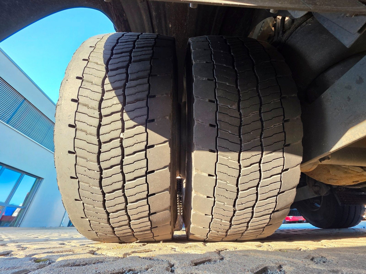 Kamion za prevoz boca Mercedes-Benz Antos 2543 / Ldbw / Lenkachse / Liftachse: slika 38 Kamion za prevoz boca Mercedes-Benz Antos 2543 / Ldbw / Lenkachse / Liftachse: slika 38